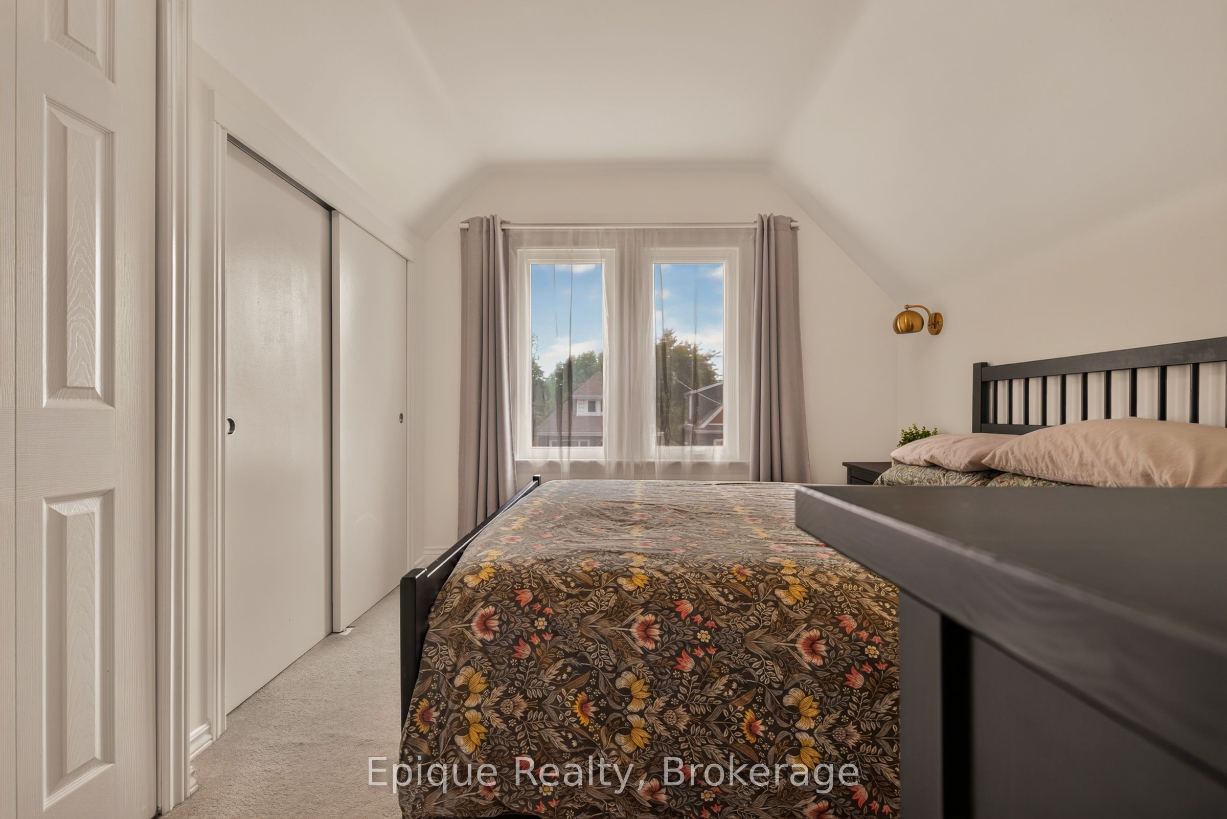 93 Graham Avenue S Property Photo 20