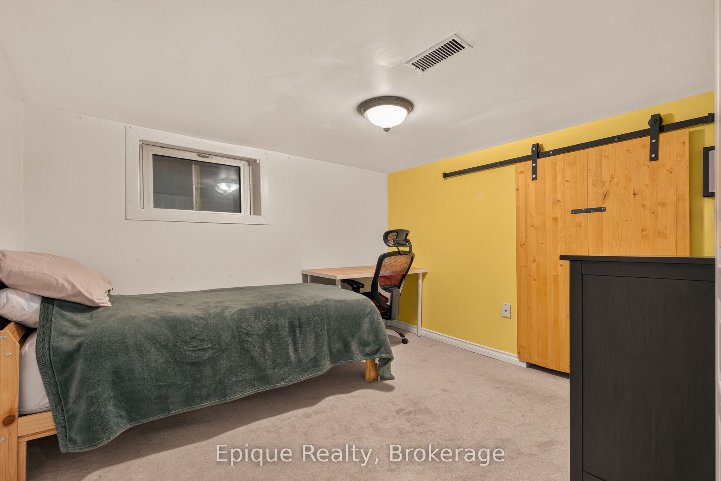 93 Graham Avenue S Property Photo 27