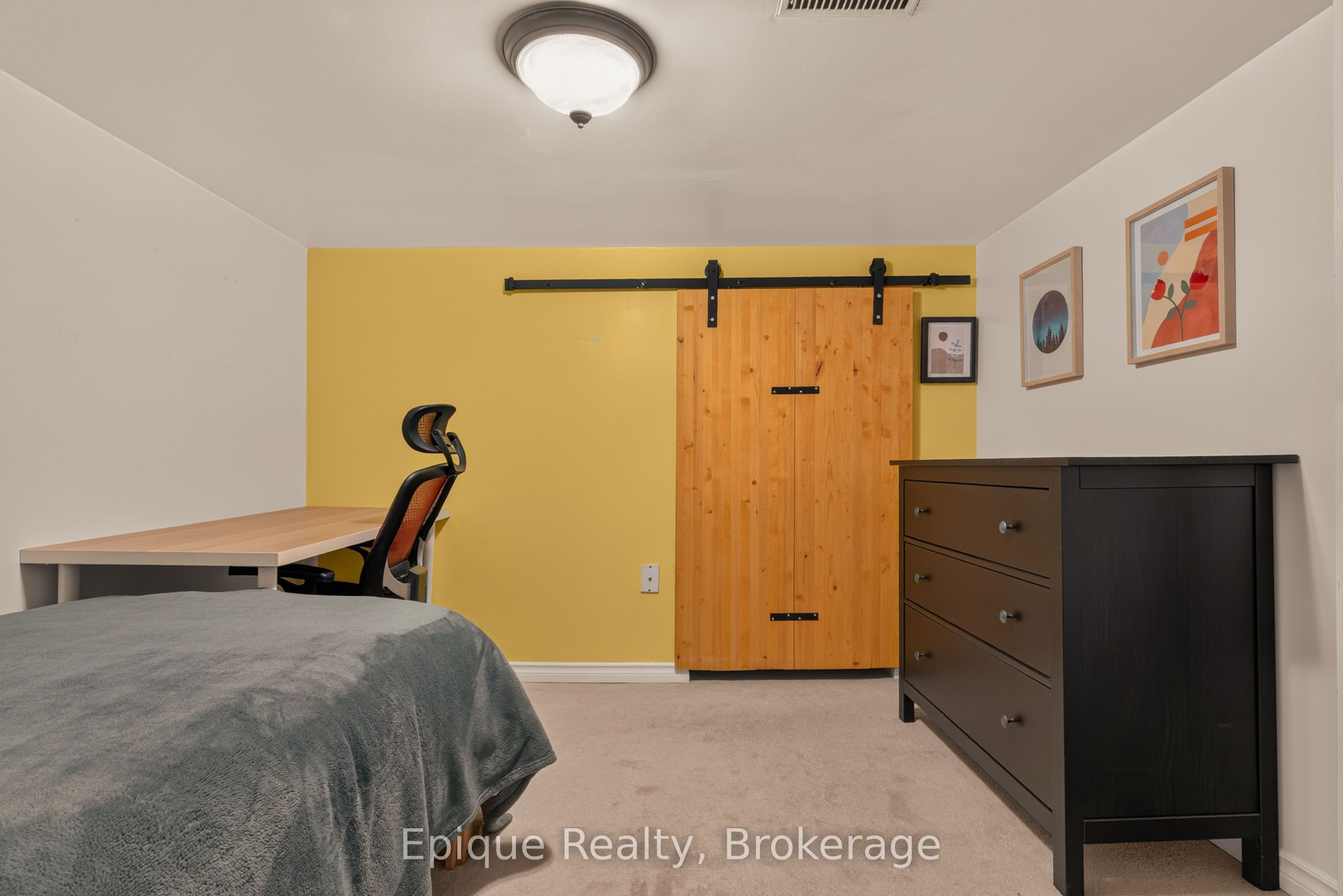 93 Graham Avenue S Property Photo 28