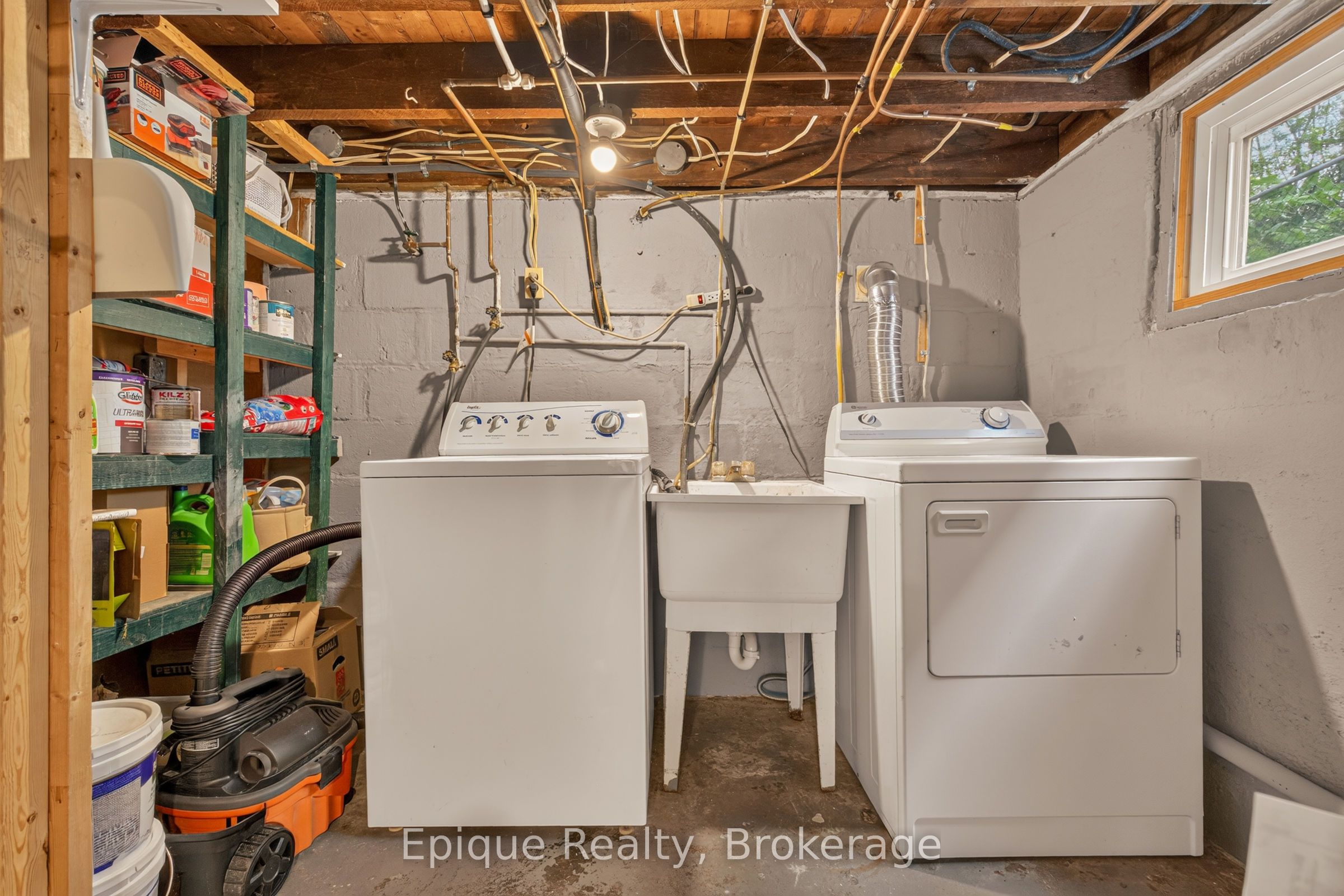 93 Graham Avenue S Property Photo 29