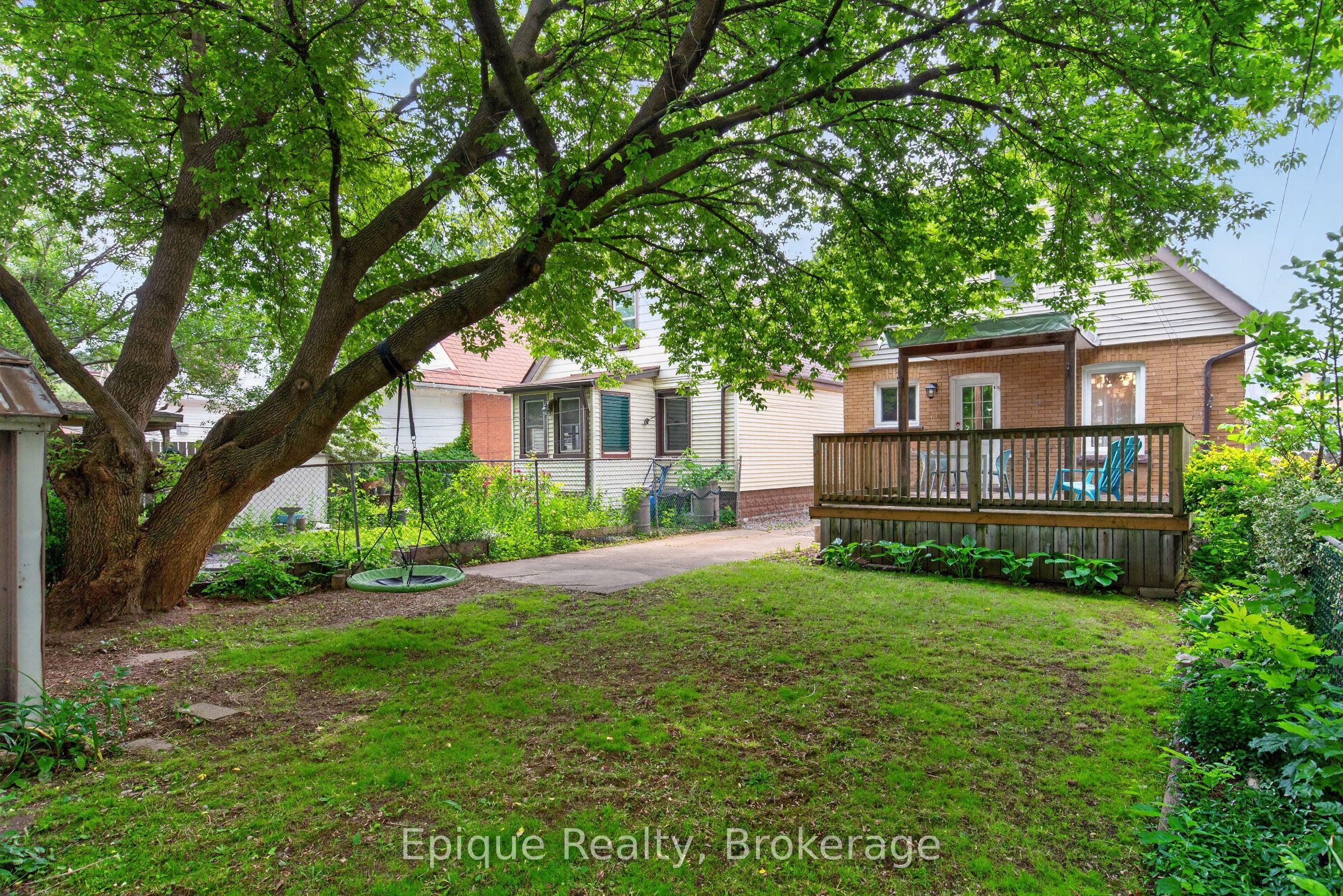 93 Graham Avenue S Property Photo 33