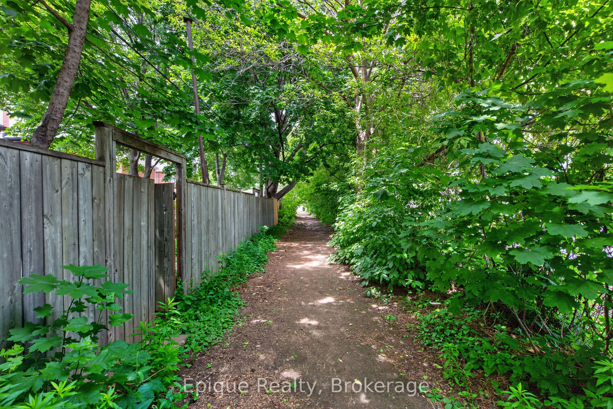 93 Graham Avenue S Property Photo 35
