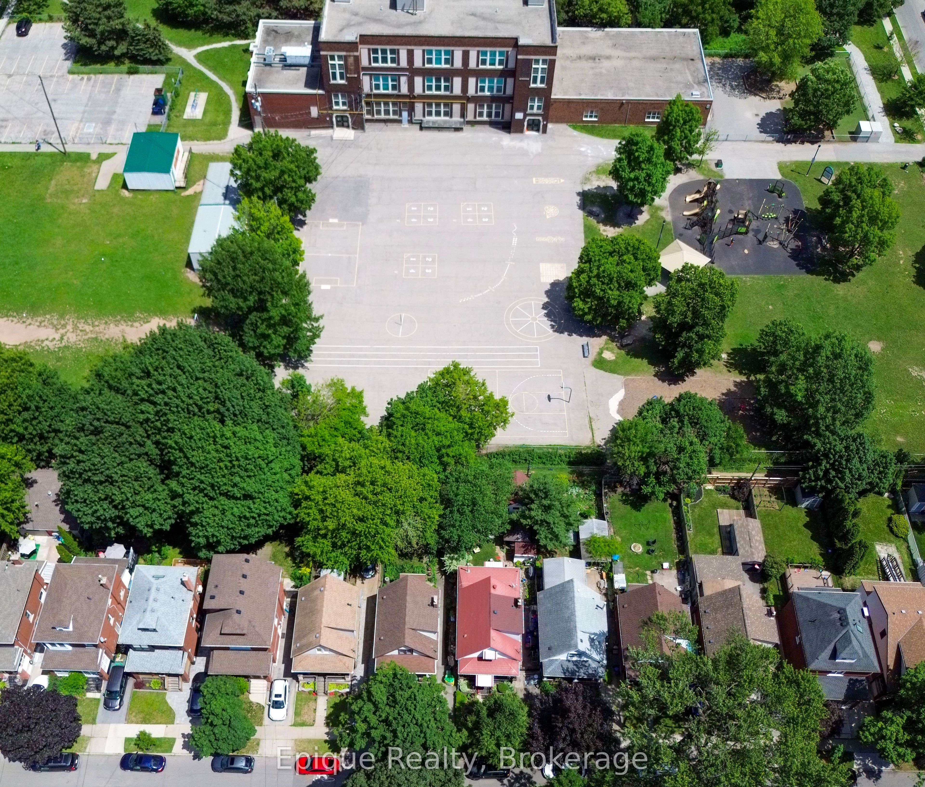 93 Graham Avenue S Property Photo 37