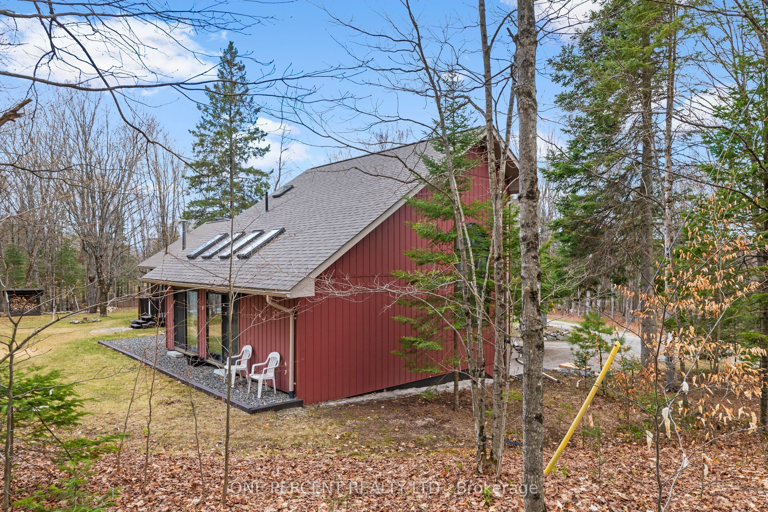 1069 Chalet Road Property Photo 4
