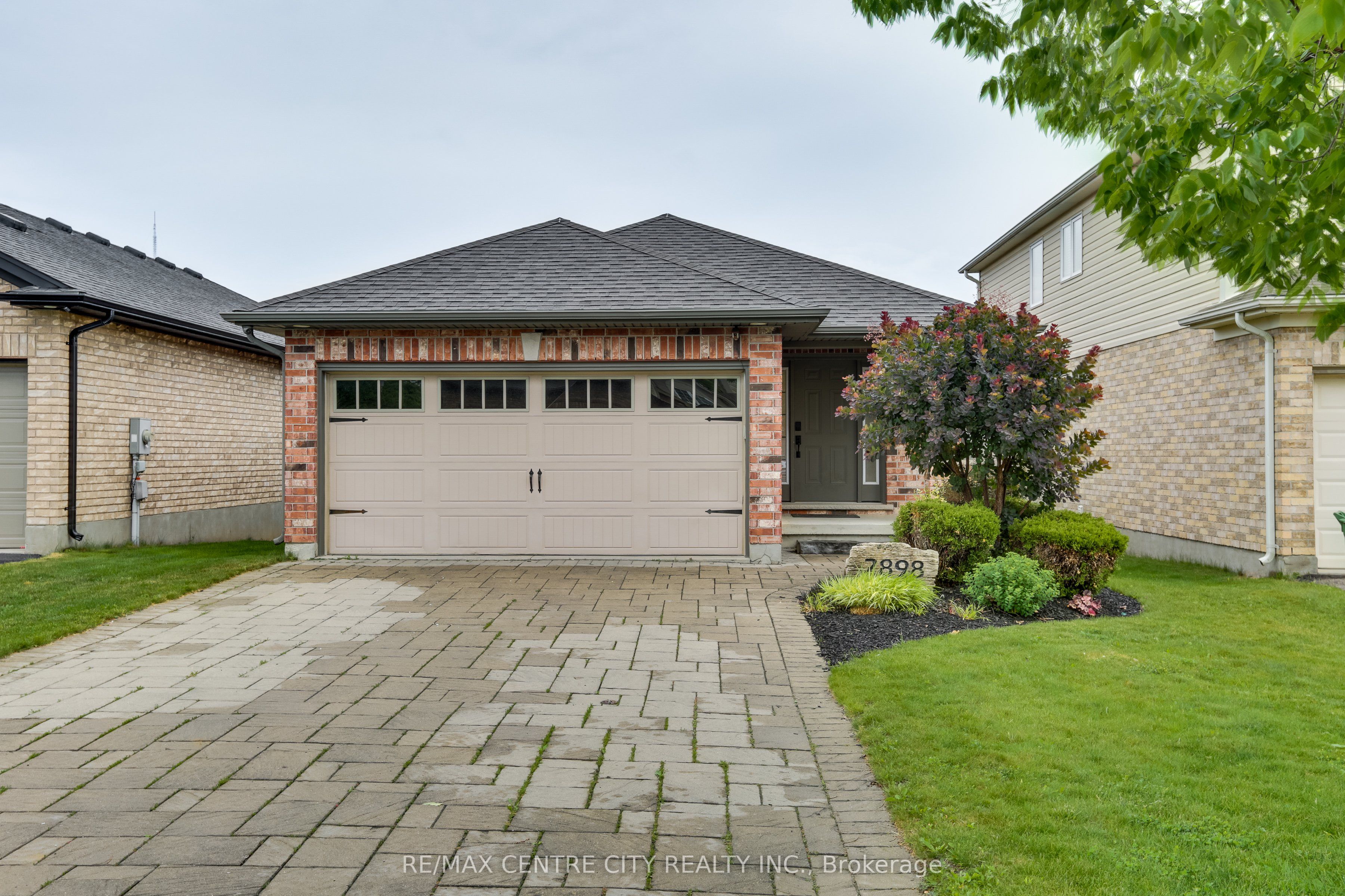 2898 Biddulph Street Property Photo 1