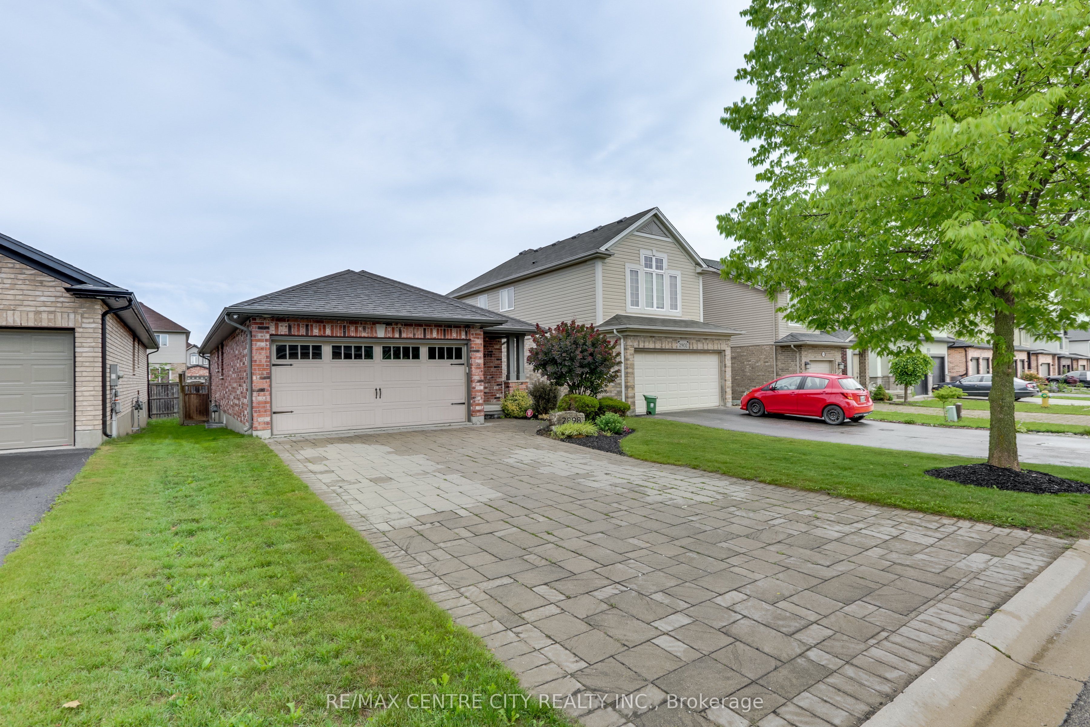 2898 Biddulph Street Property Photo 2