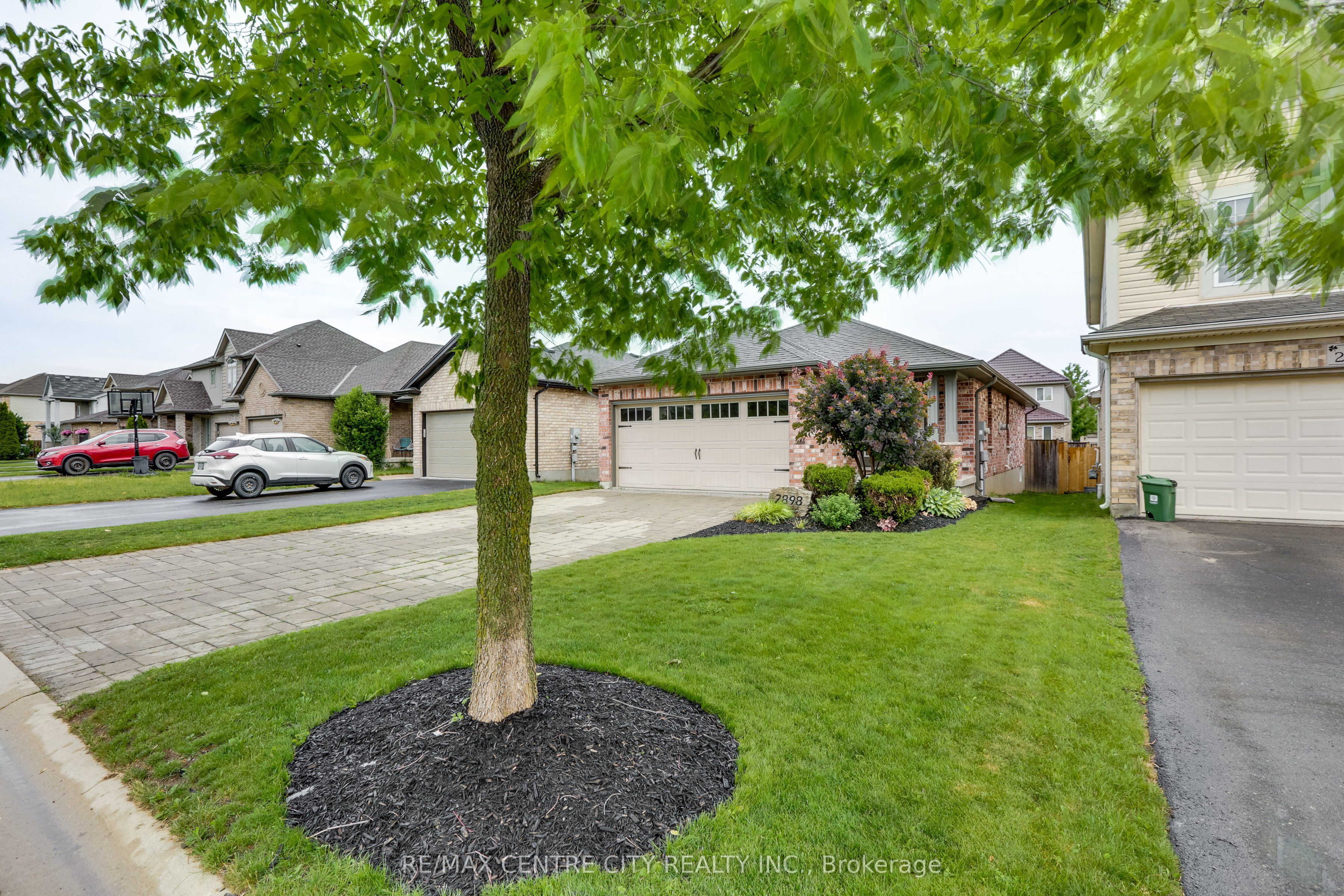 2898 Biddulph Street Property Photo 3