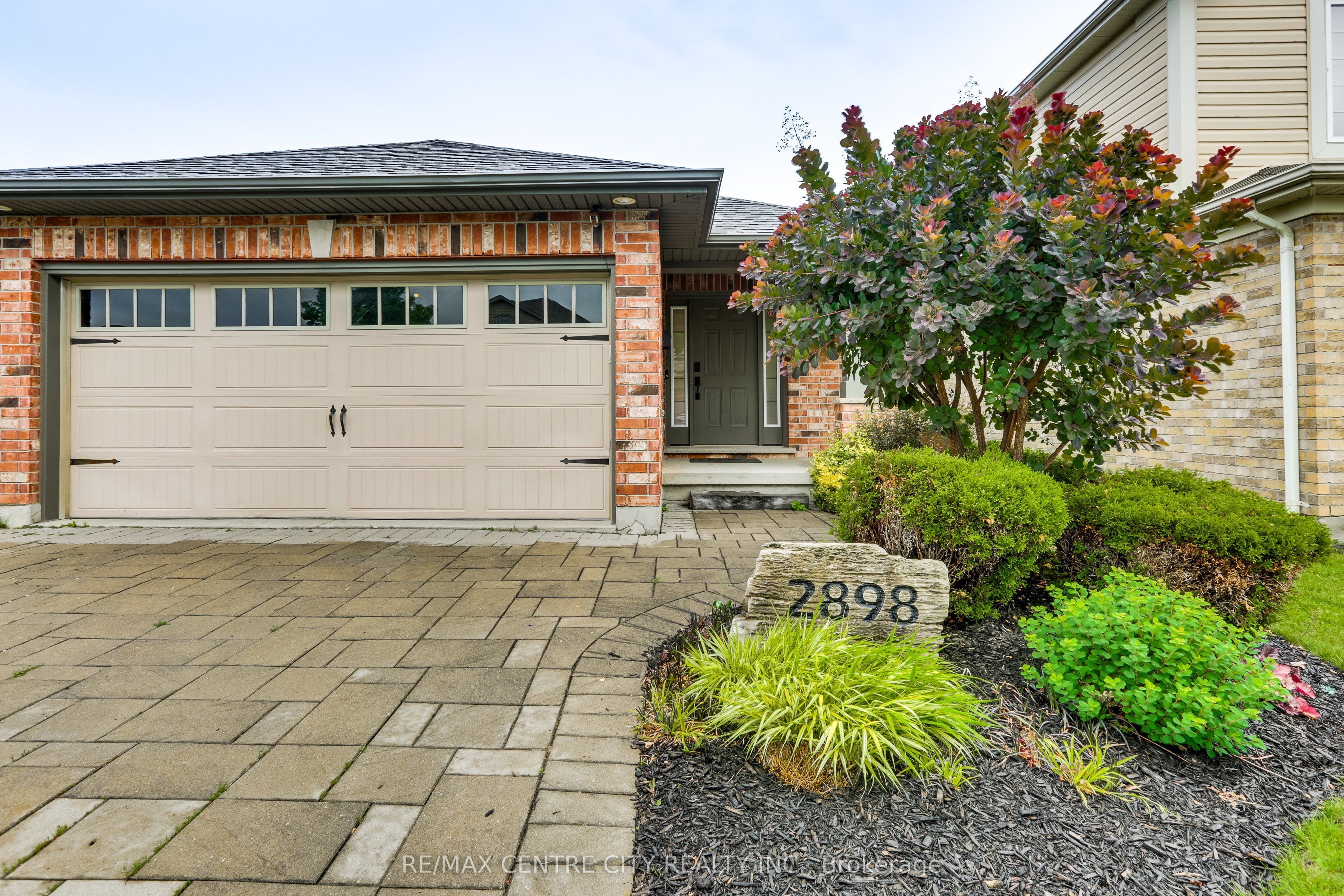 2898 Biddulph Street Property Photo 4