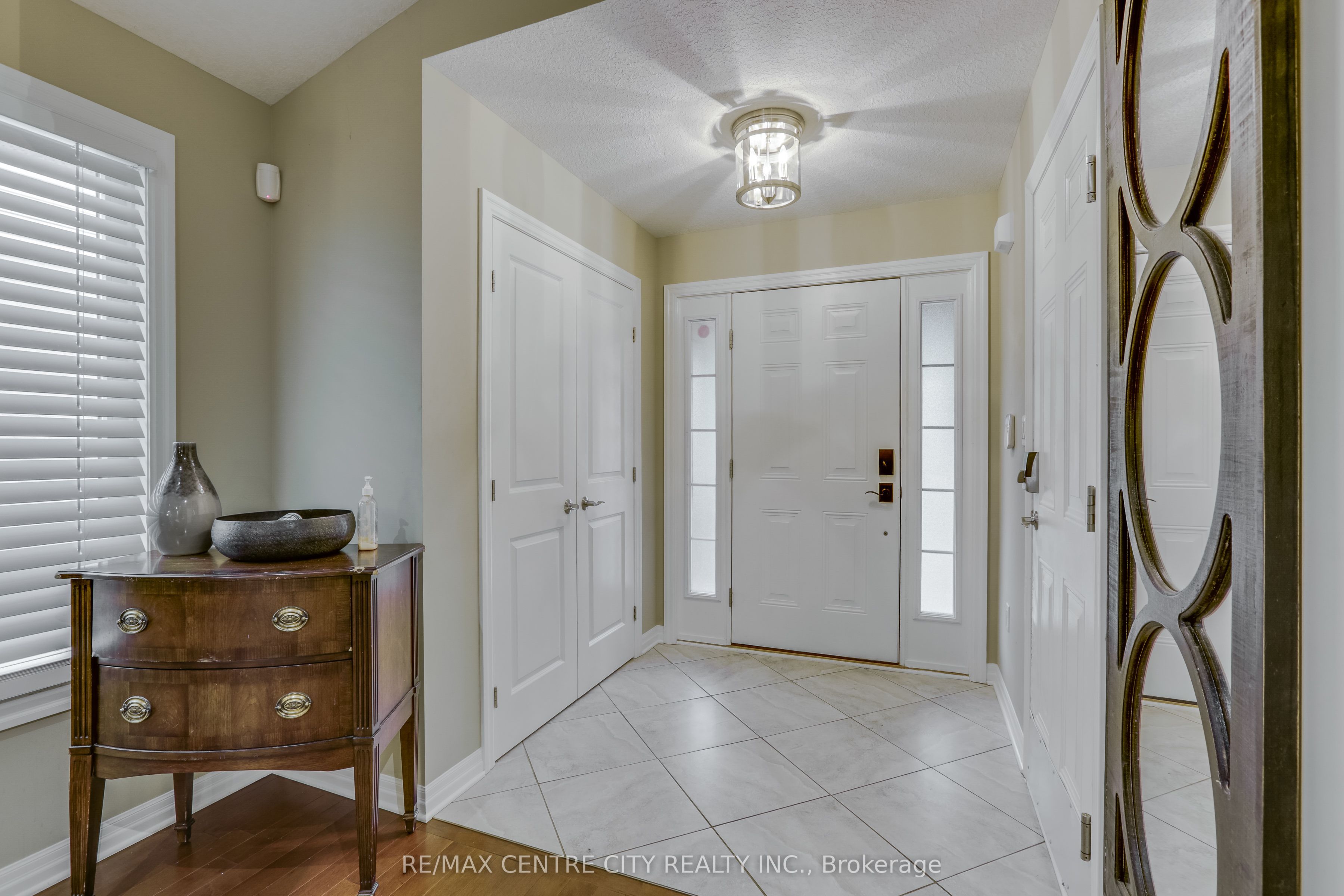 2898 Biddulph Street Property Photo 7