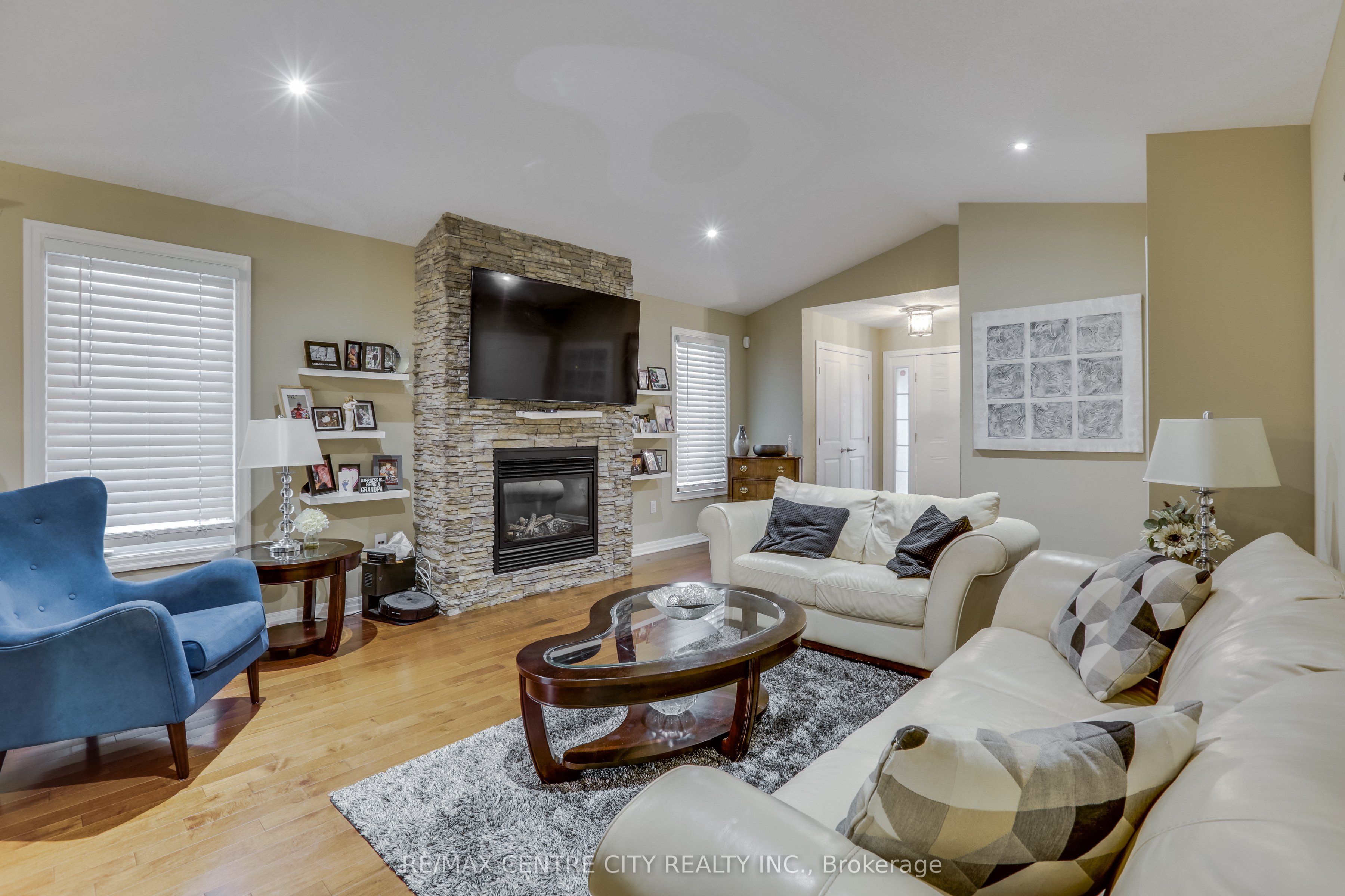 2898 Biddulph Street Property Photo 10
