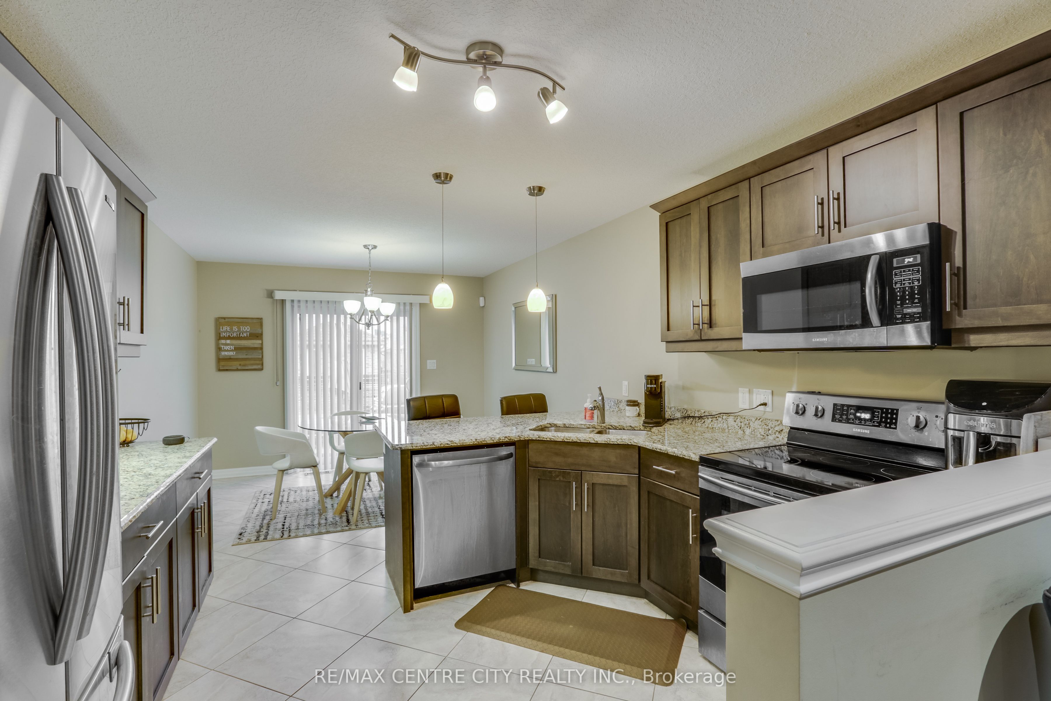 2898 Biddulph Street Property Photo 12