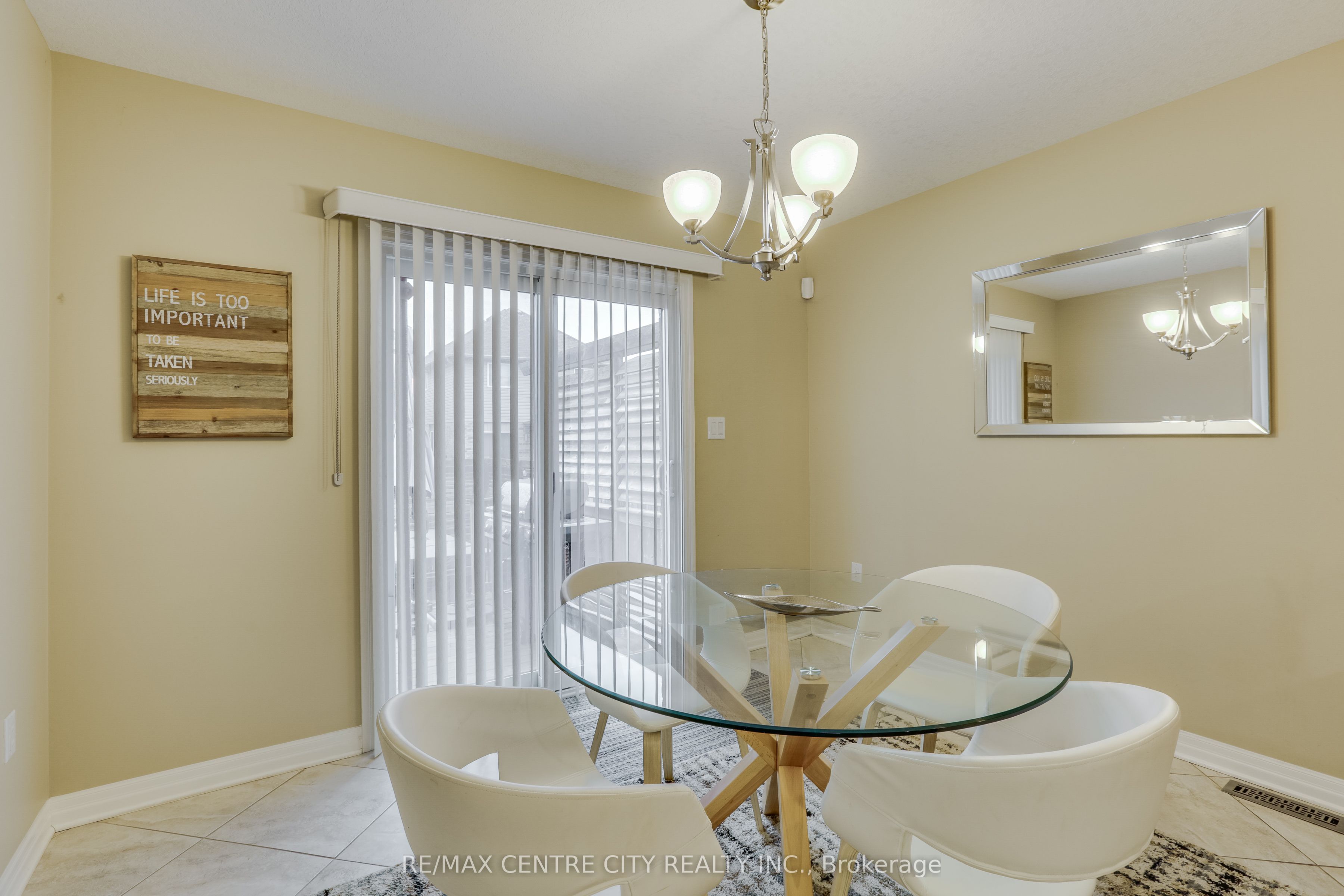 2898 Biddulph Street Property Photo 15