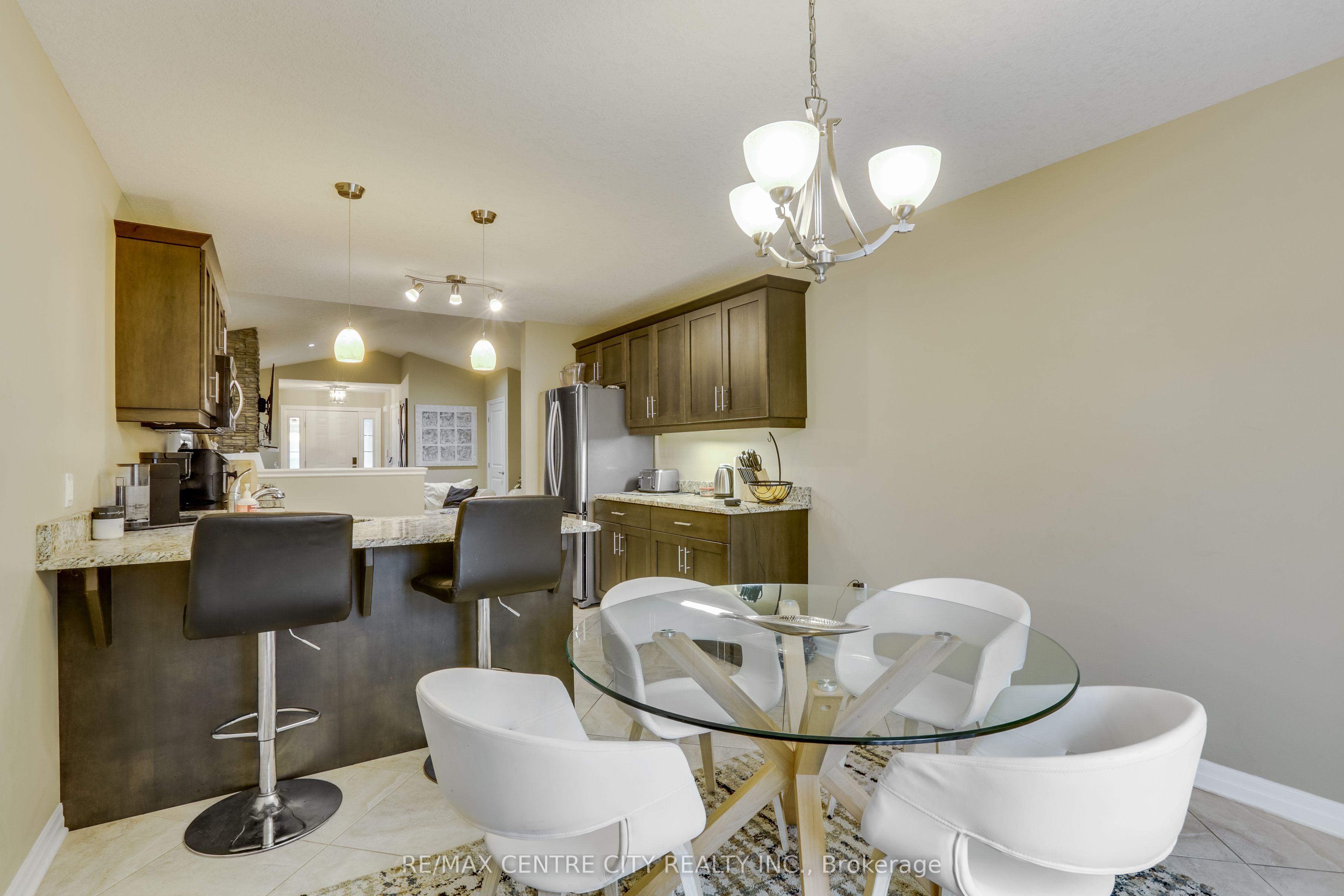 2898 Biddulph Street Property Photo 17