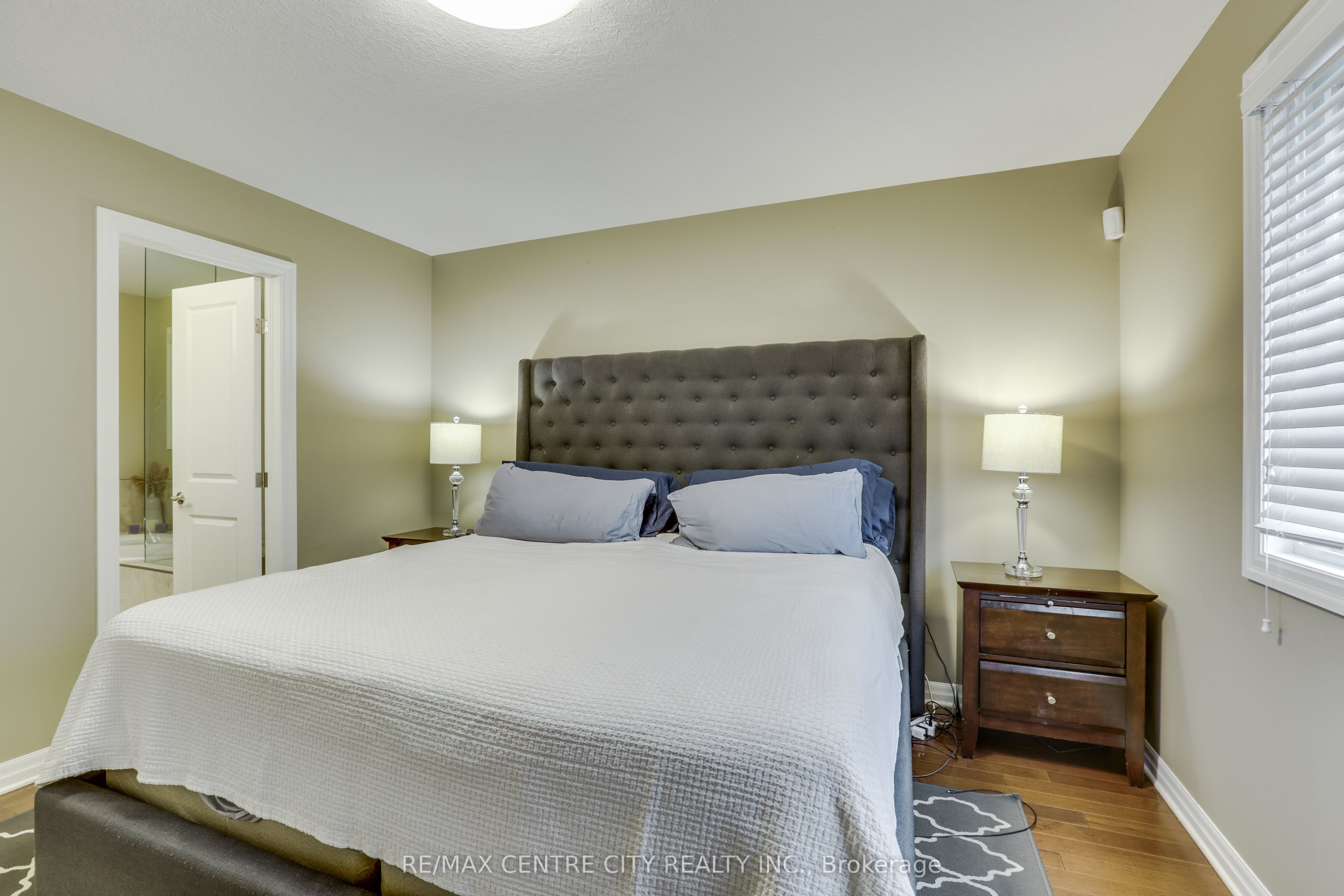 2898 Biddulph Street Property Photo 20