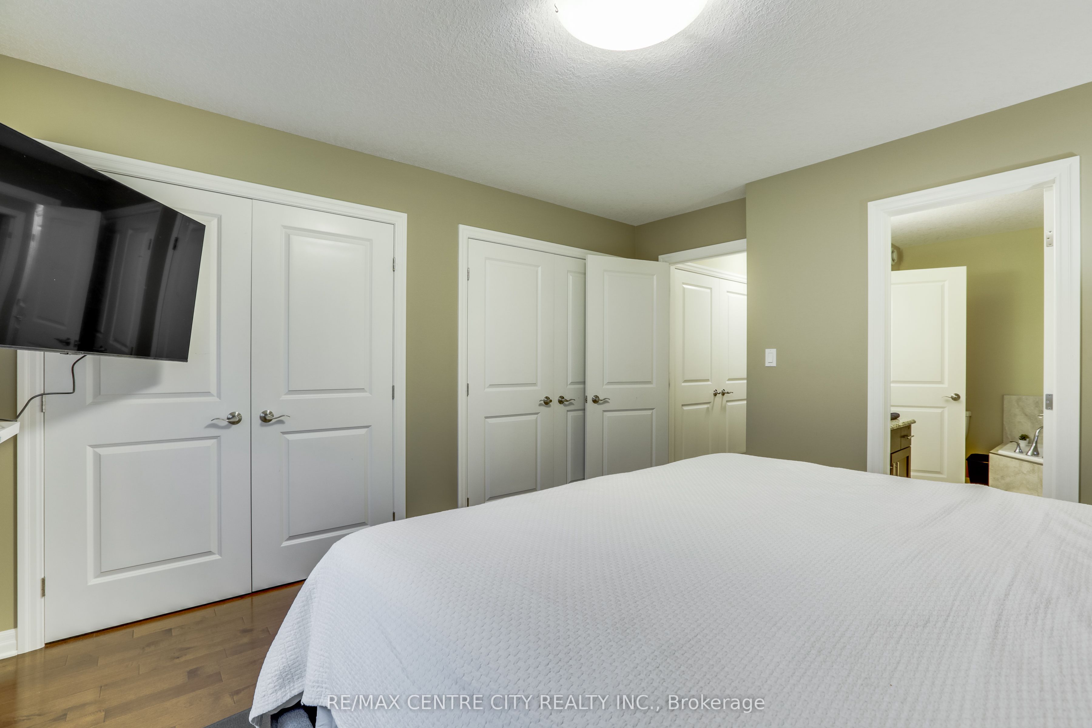 2898 Biddulph Street Property Photo 21