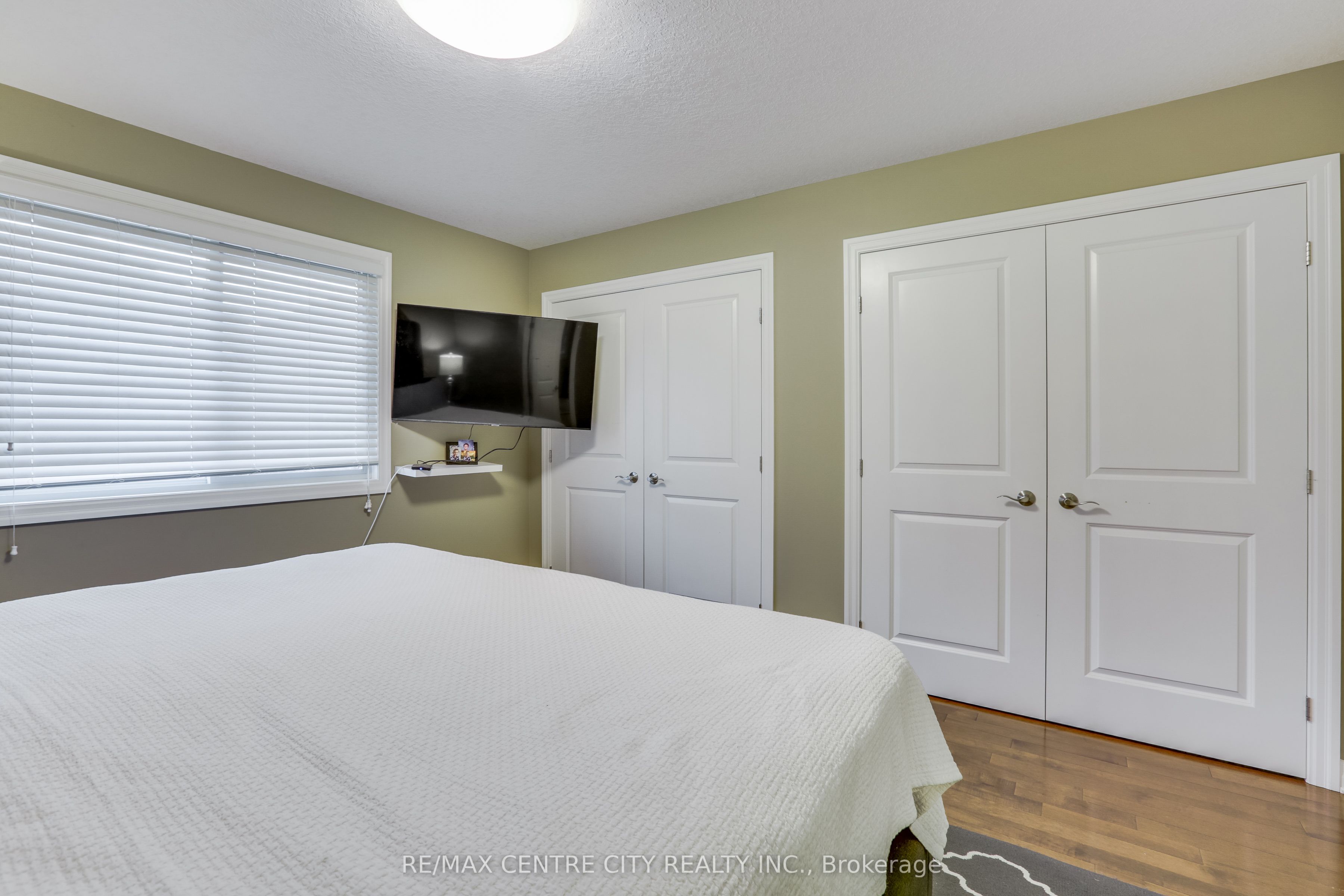 2898 Biddulph Street Property Photo 22