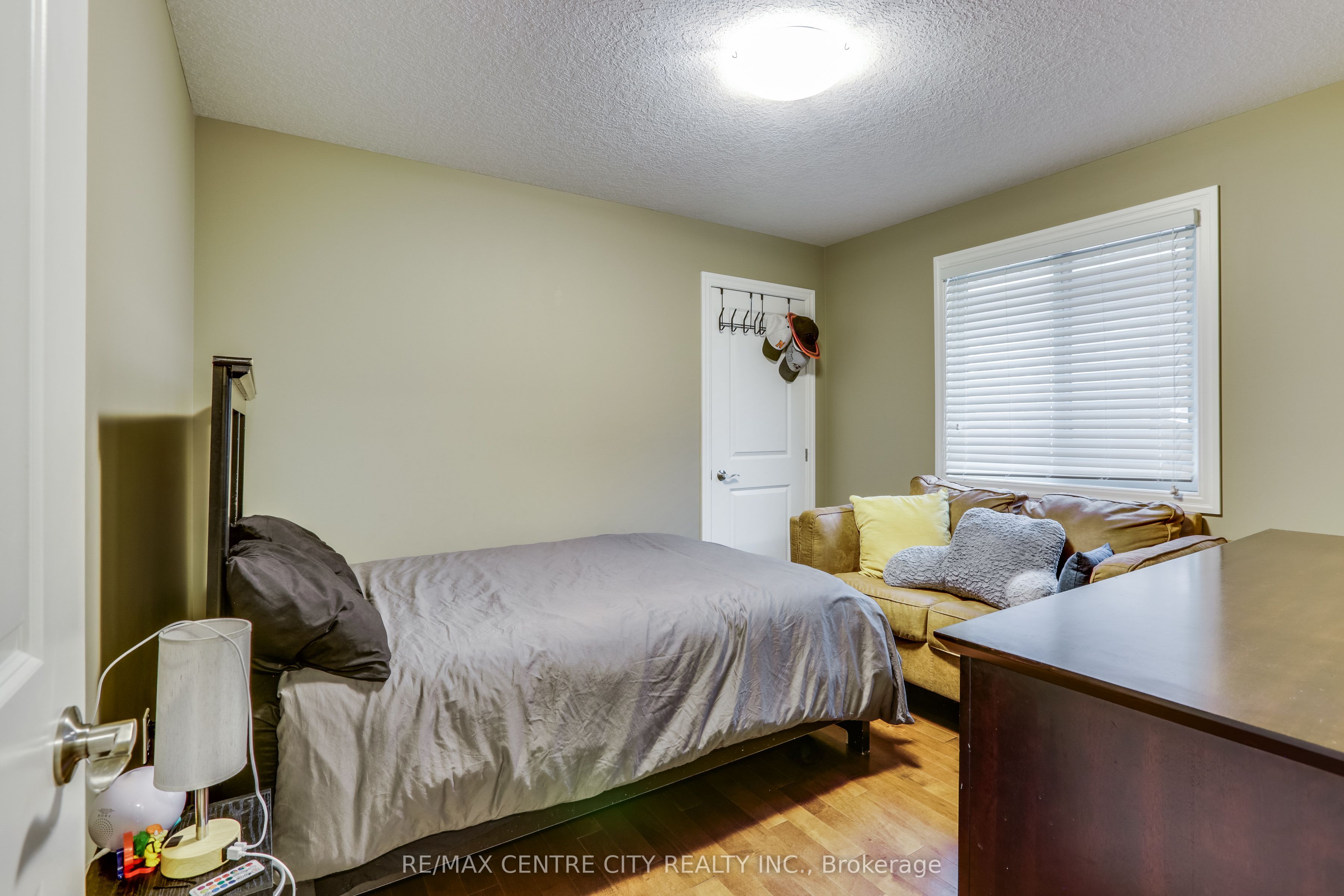 2898 Biddulph Street Property Photo 25
