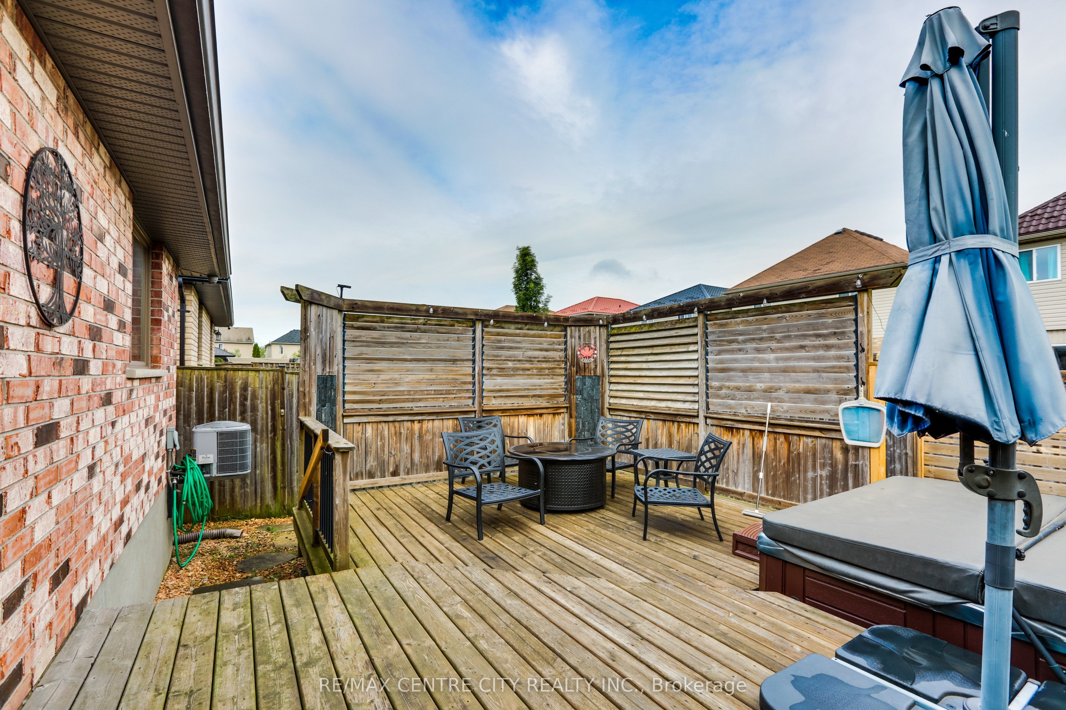 2898 Biddulph Street Property Photo 37