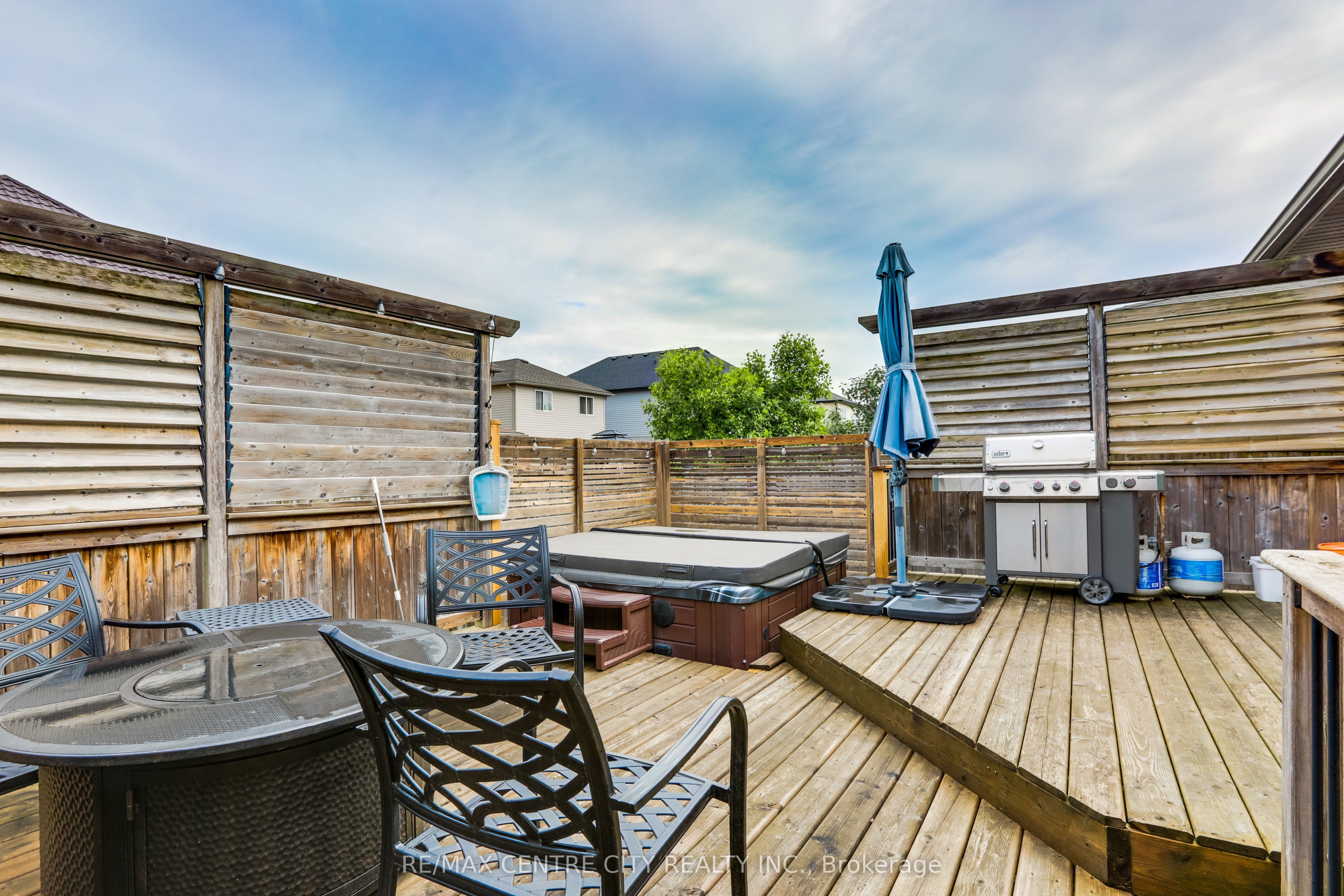 2898 Biddulph Street Property Photo 38