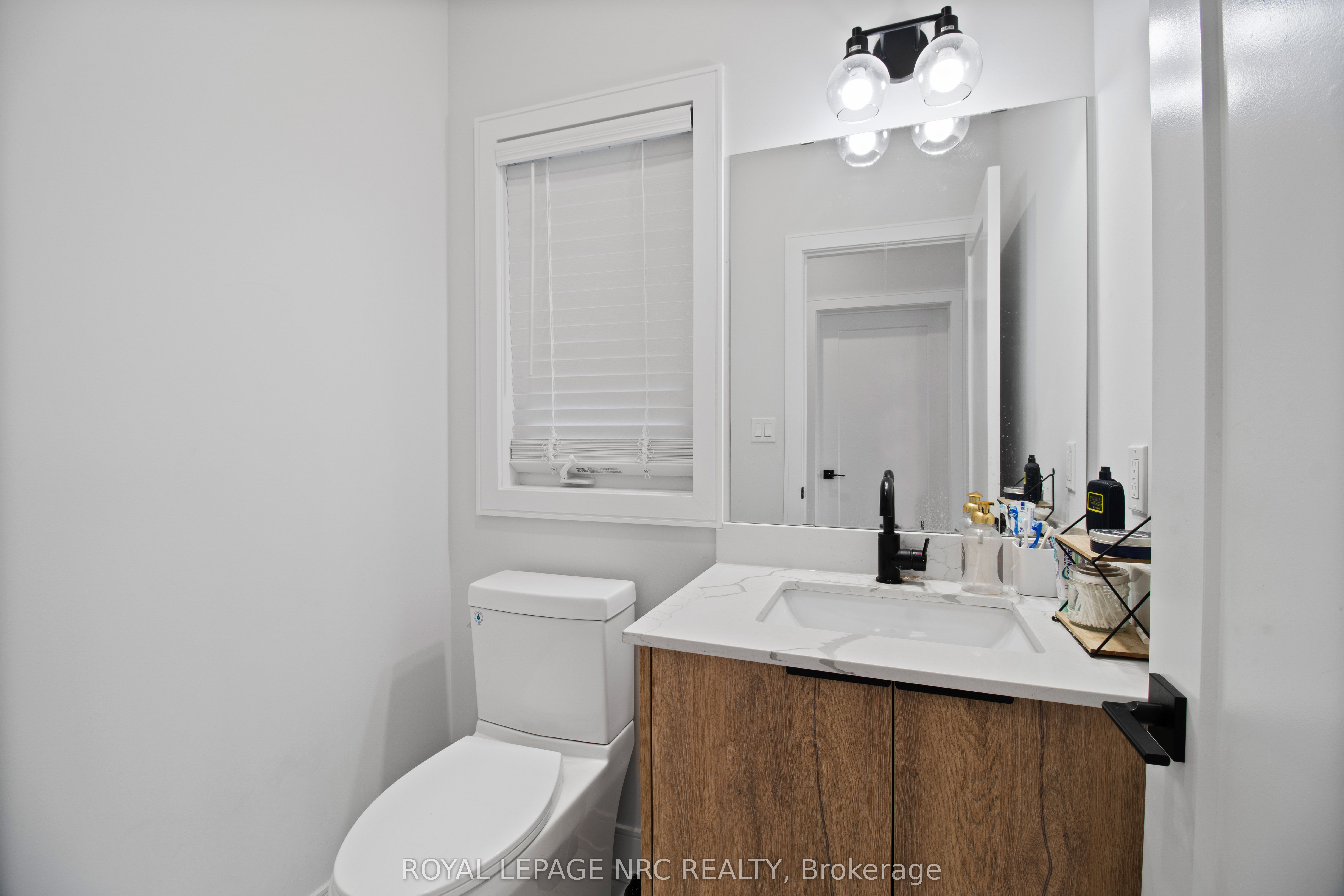 7384 Splendour Drive Property Photo 14