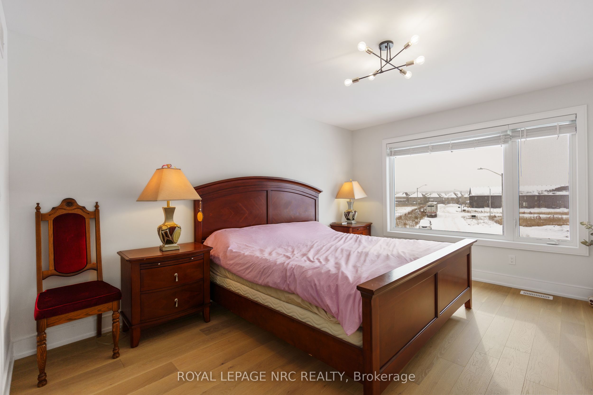 7384 Splendour Drive Property Photo 15