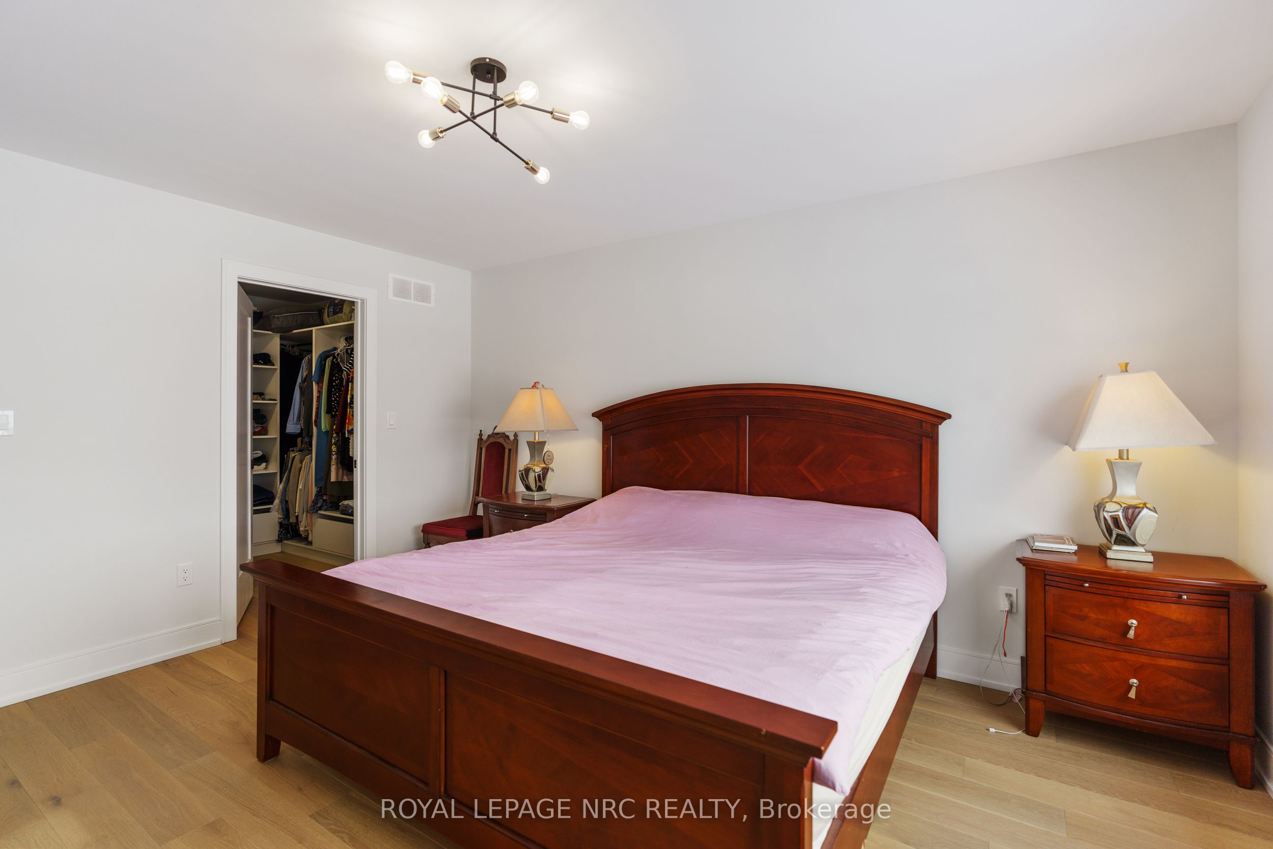 7384 Splendour Drive Property Photo 16