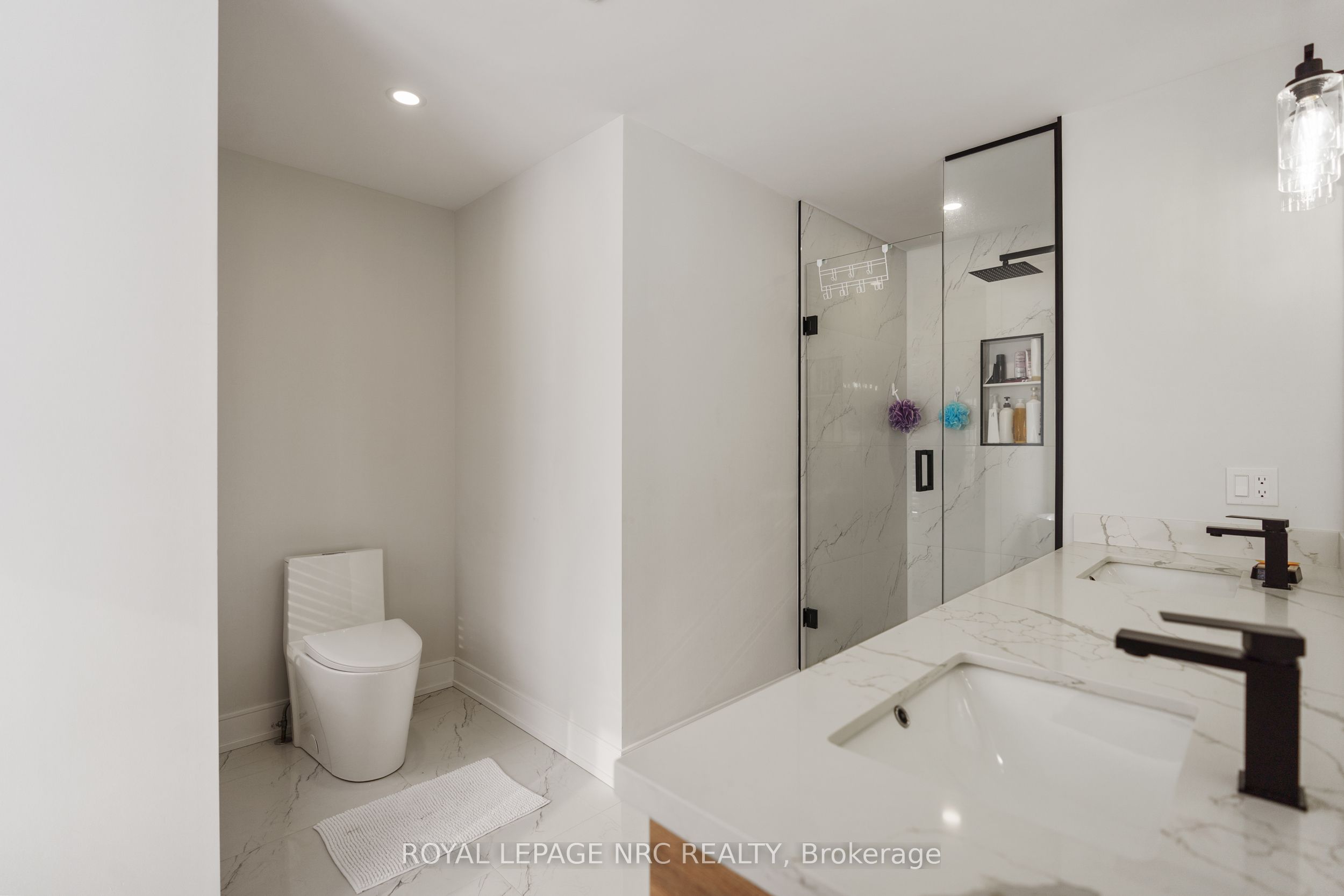 7384 Splendour Drive Property Photo 19