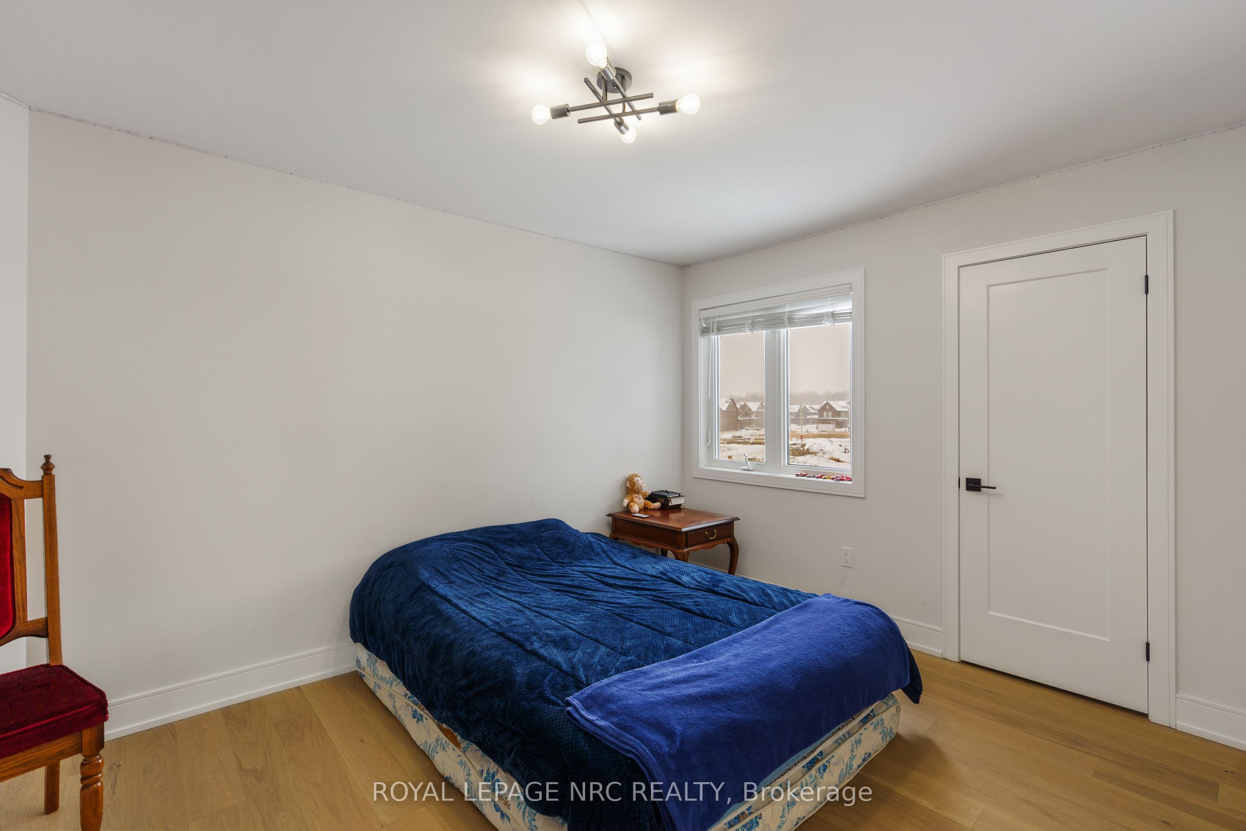 7384 Splendour Drive Property Photo 22