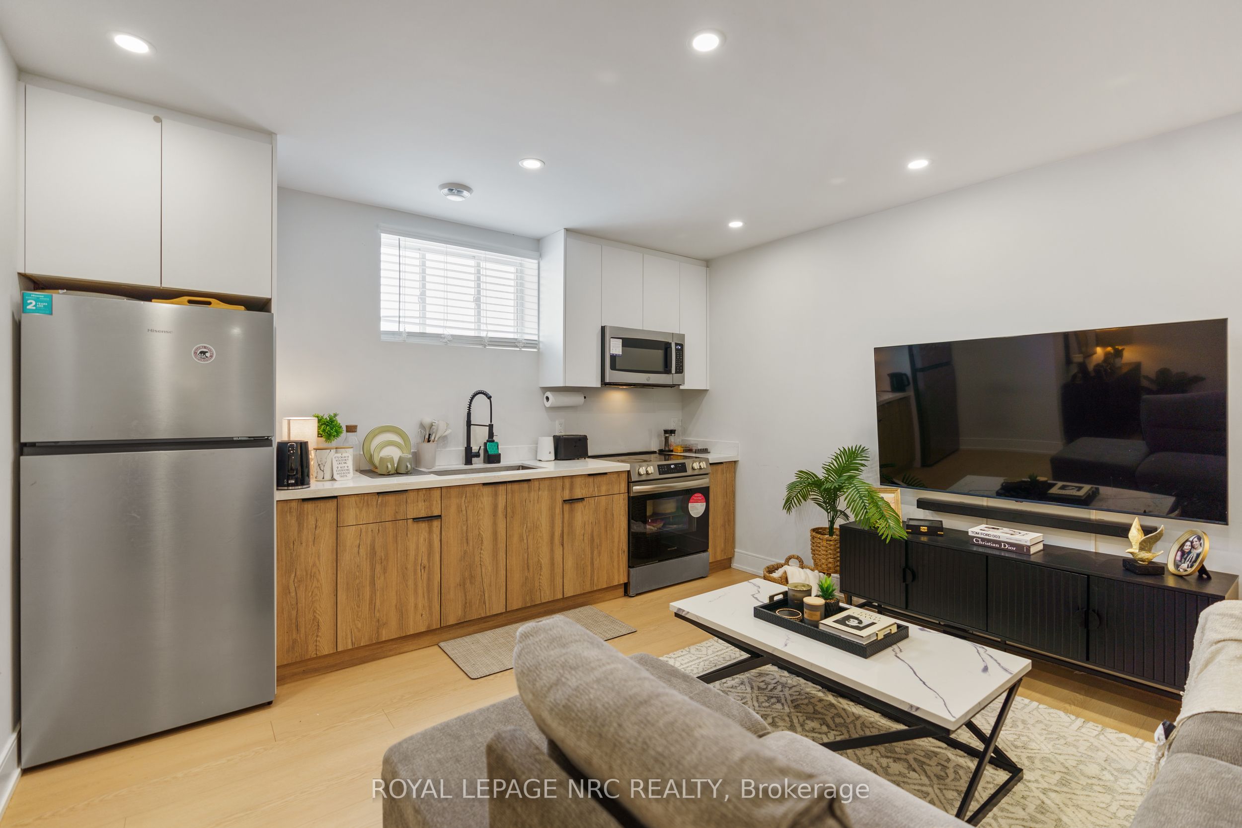 7384 Splendour Drive Property Photo 27