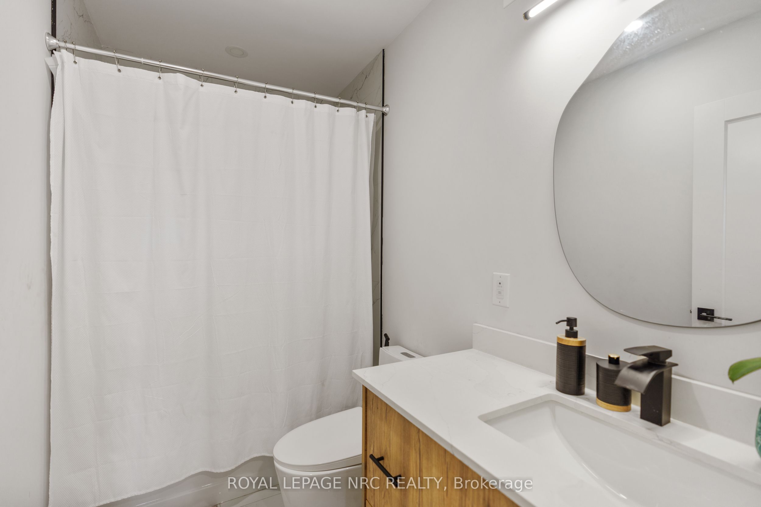 7384 Splendour Drive Property Photo 31