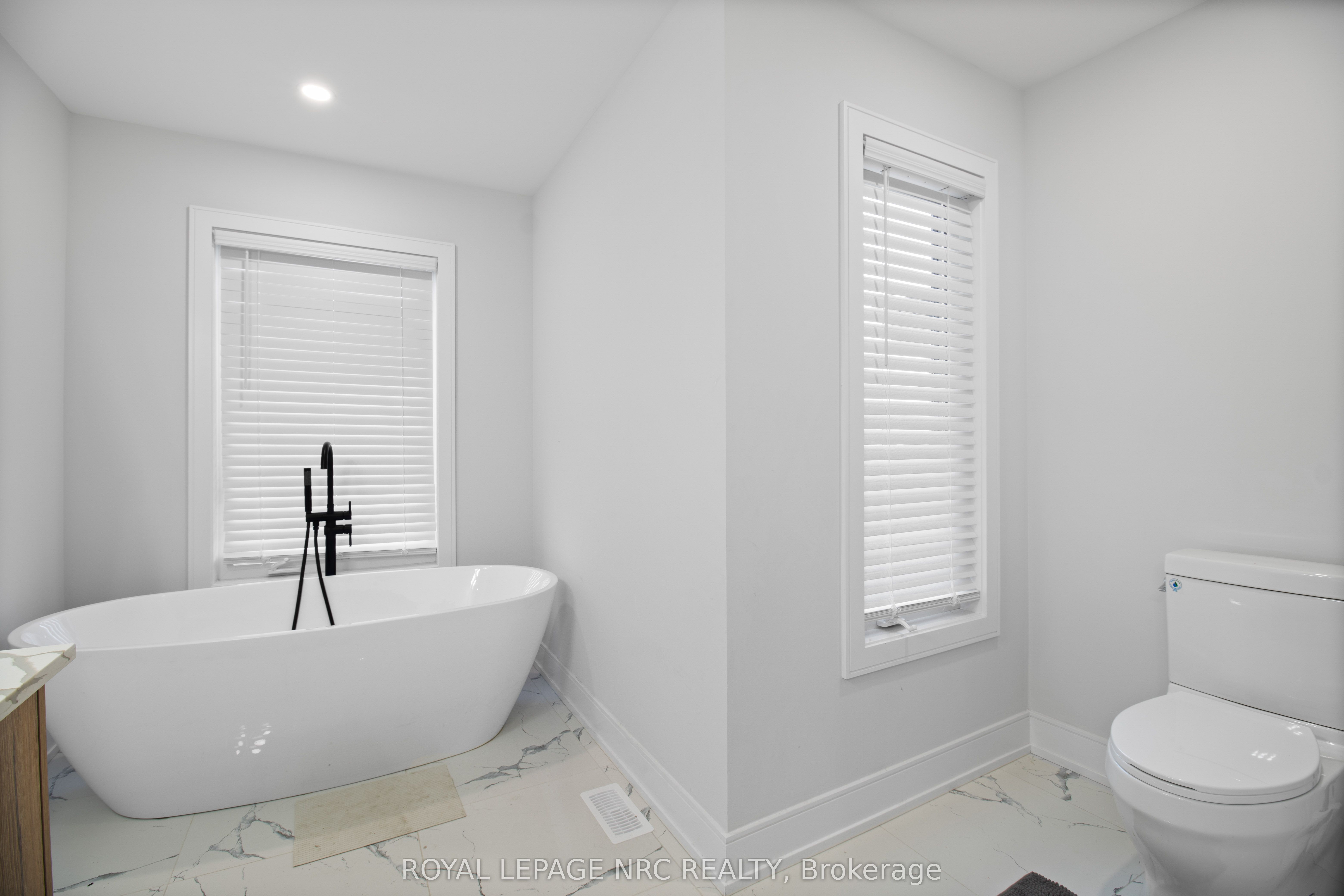 7392 Splendour Drive Property Photo 23