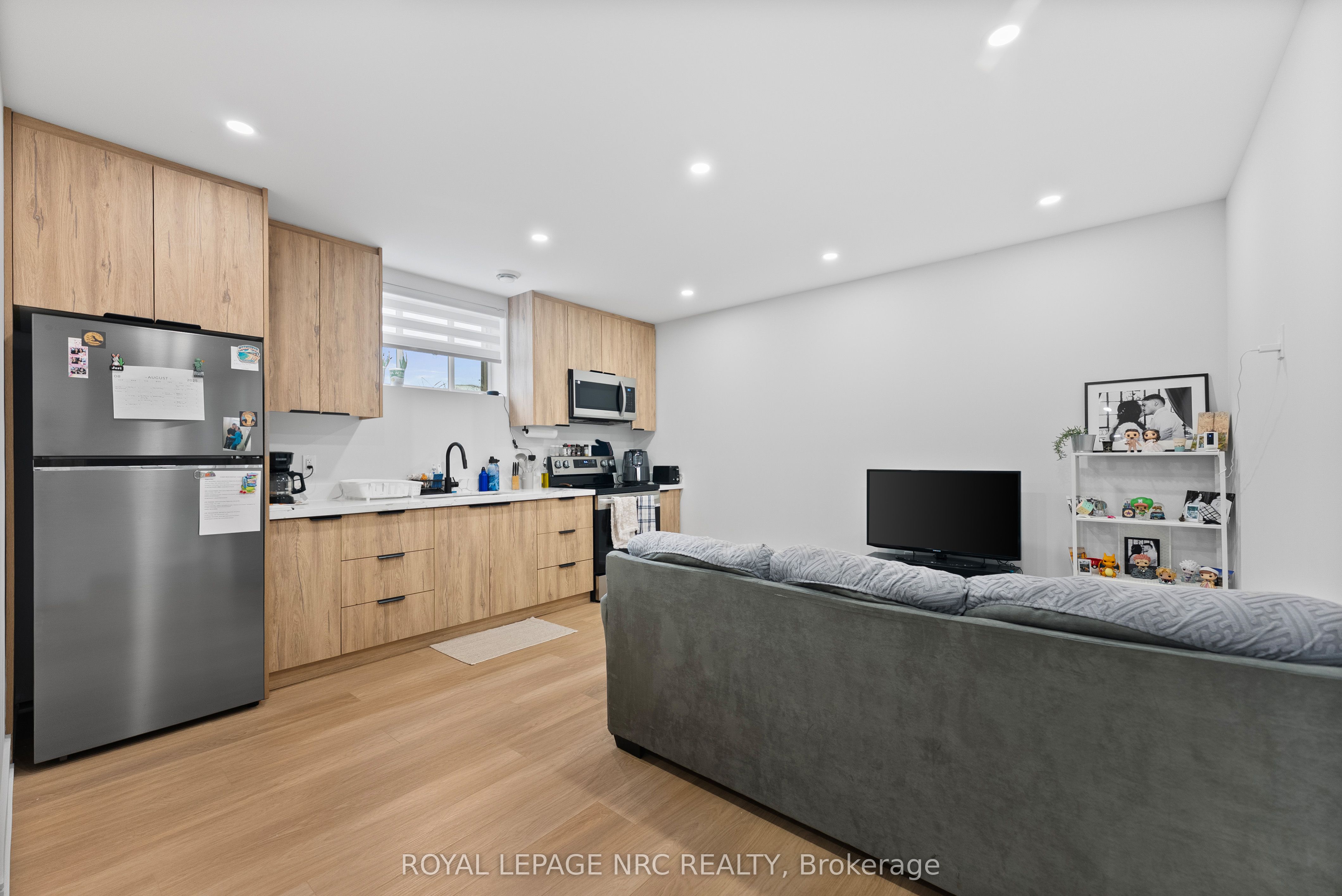 7392 Splendour Drive Property Photo 30