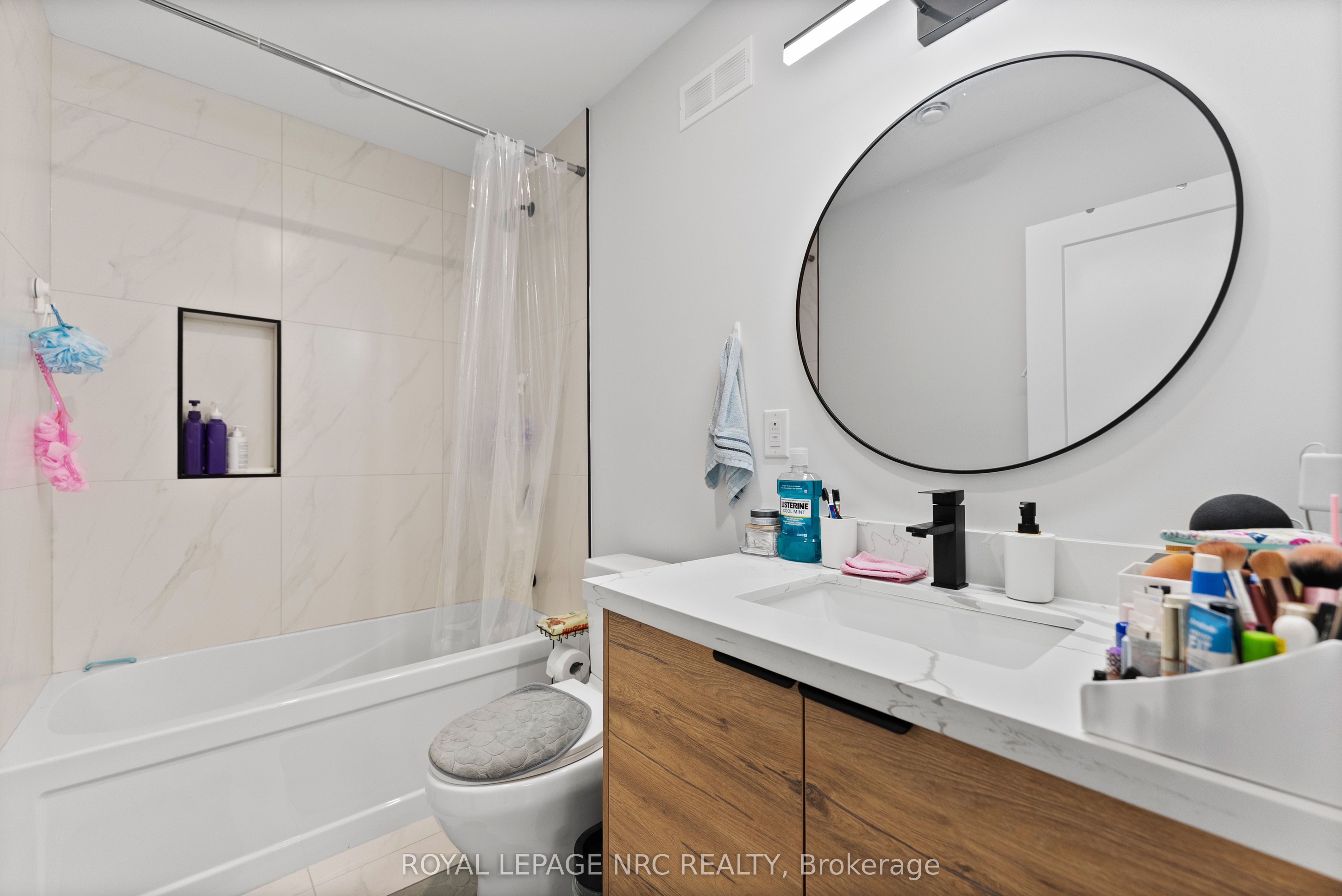 7392 Splendour Drive Property Photo 33