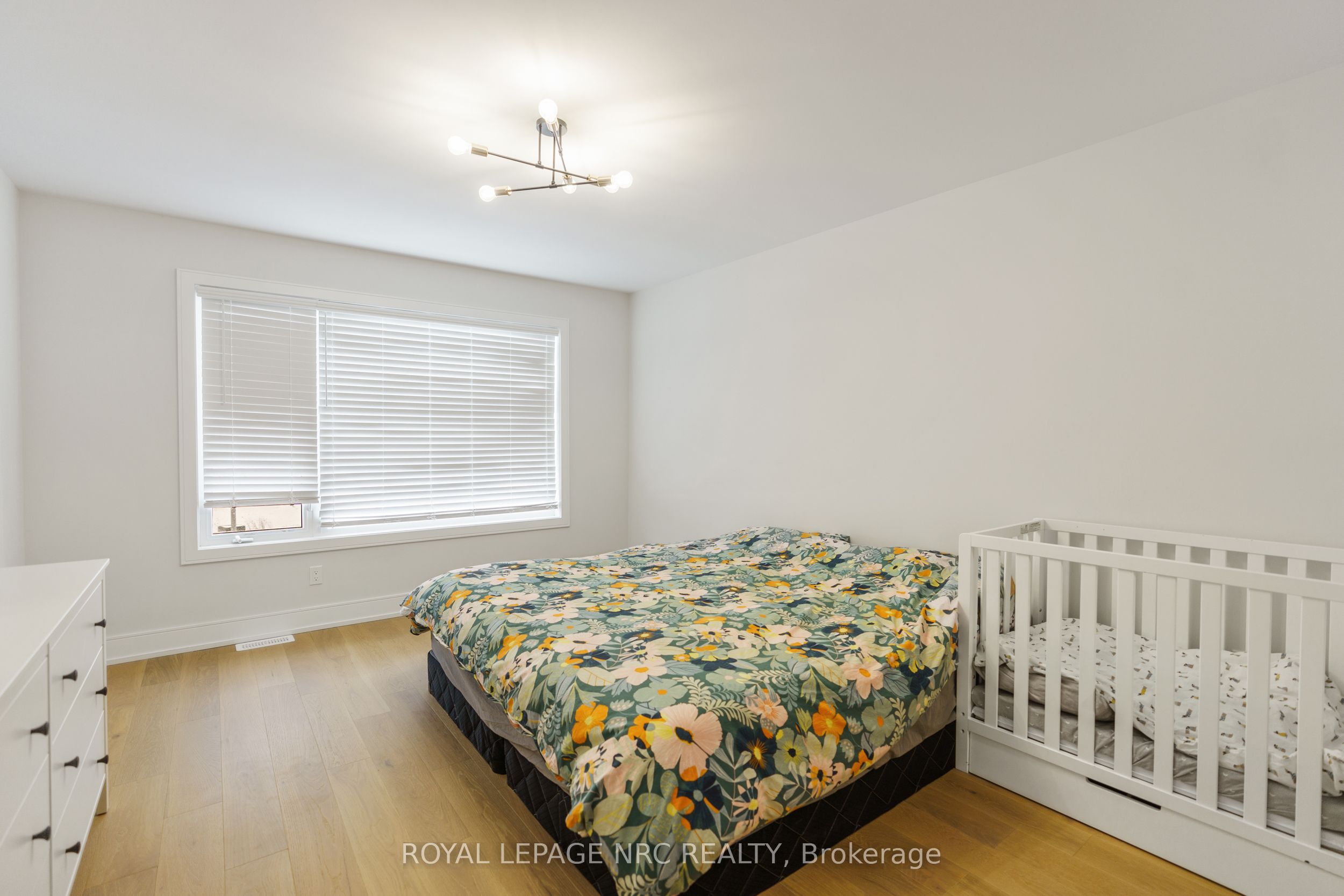 7386 Splendour Drive Property Photo 12