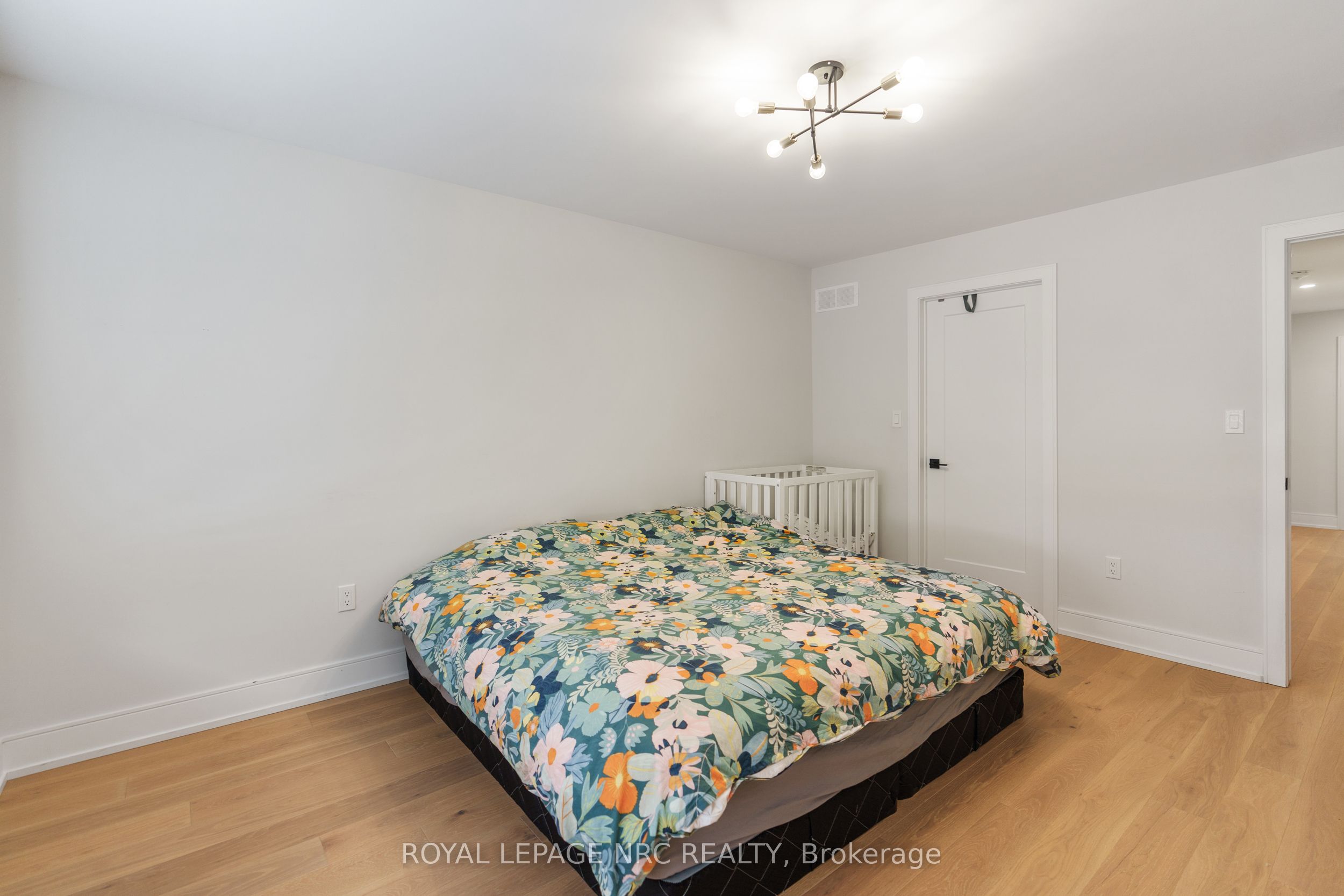 7386 Splendour Drive Property Photo 13