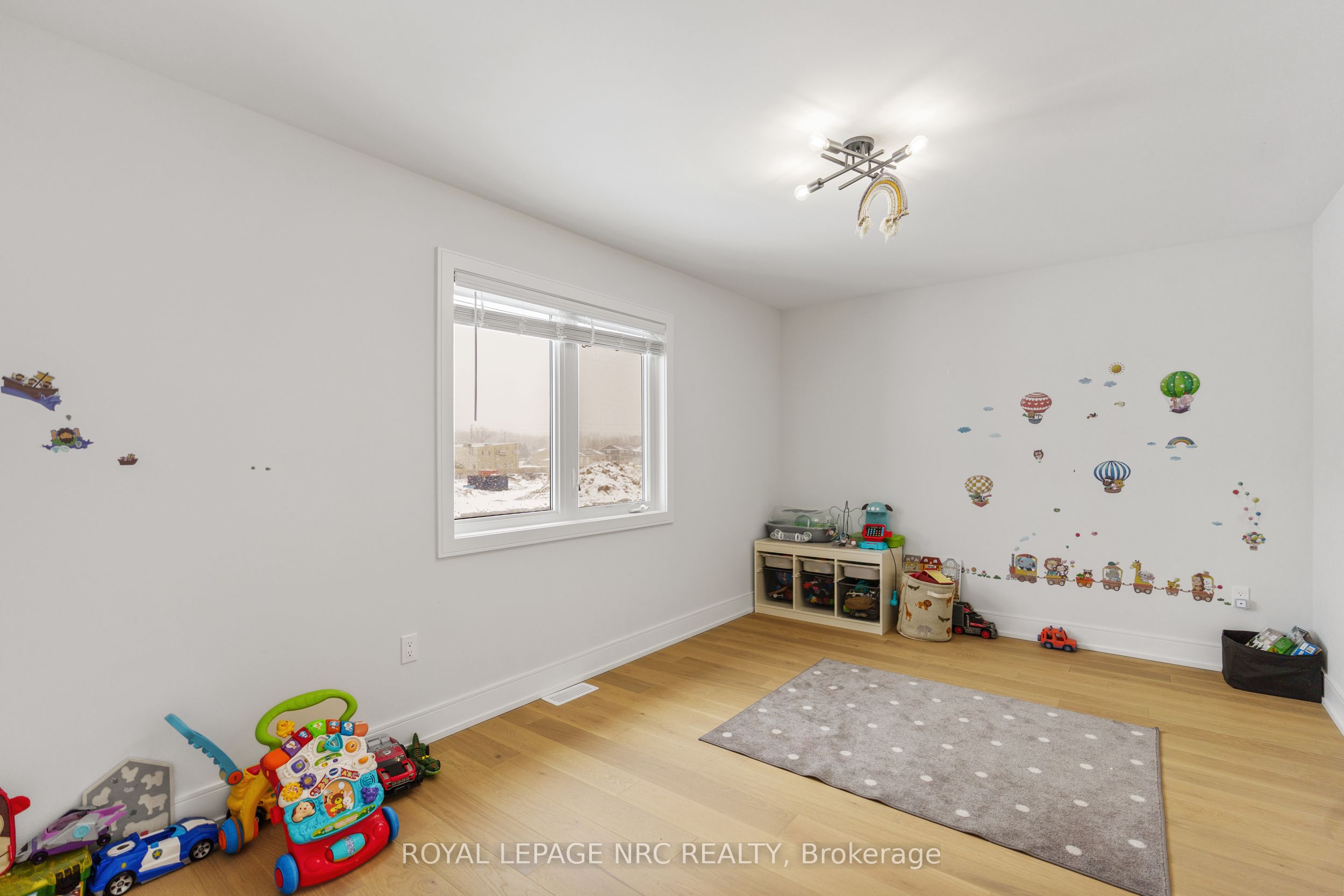 7386 Splendour Drive Property Photo 20