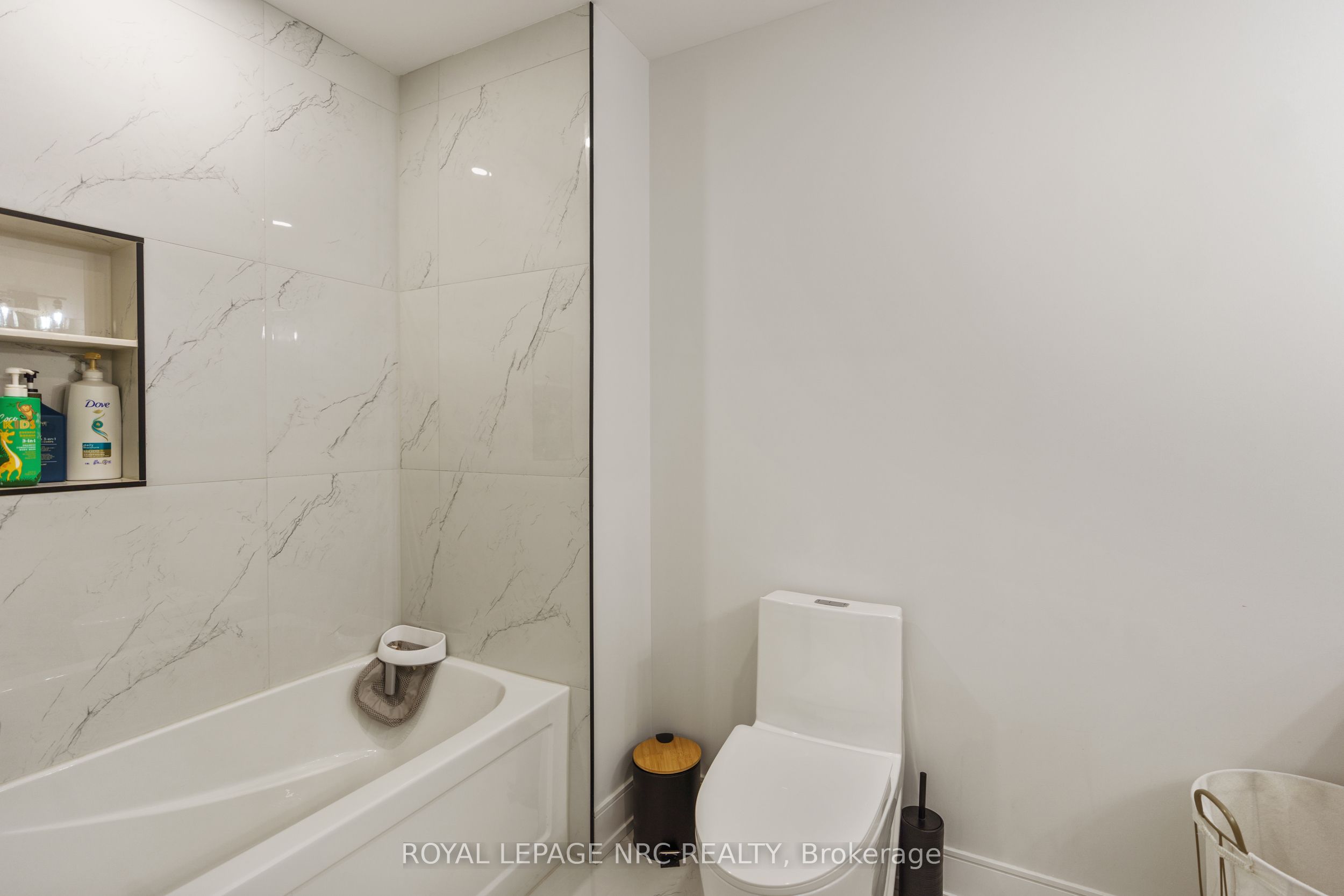 7386 Splendour Drive Property Photo 22
