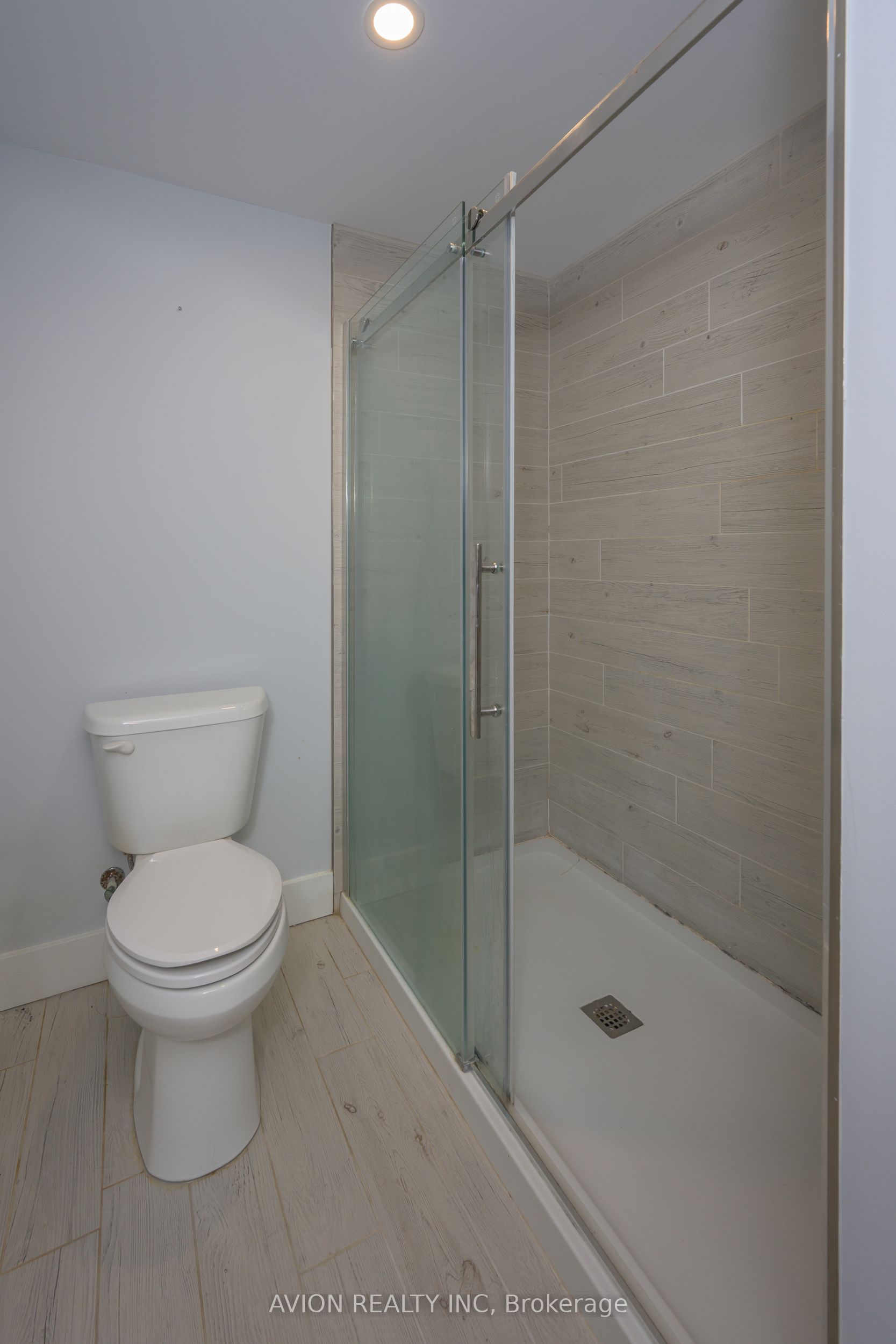1796 Brayford Avenue Property Photo 37