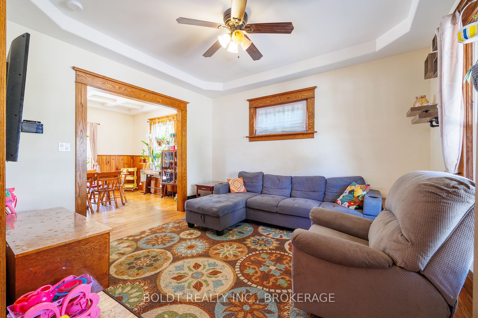 5285 Third Avenue Property Photo 10