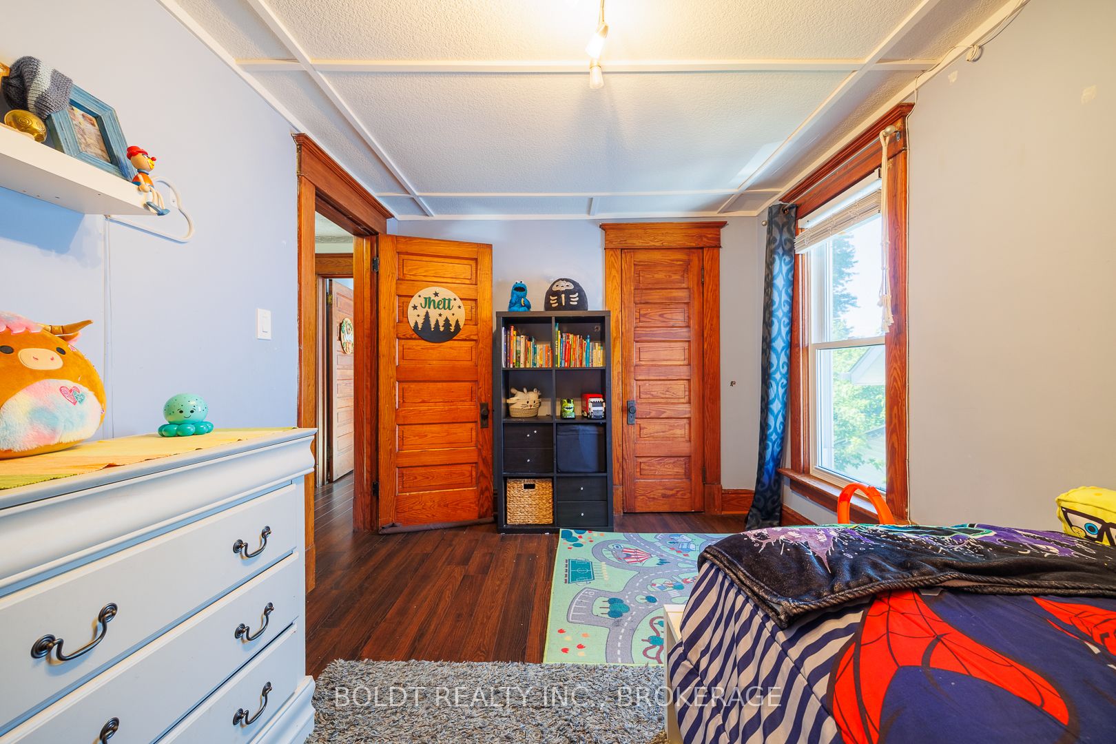 5285 Third Avenue Property Photo 12
