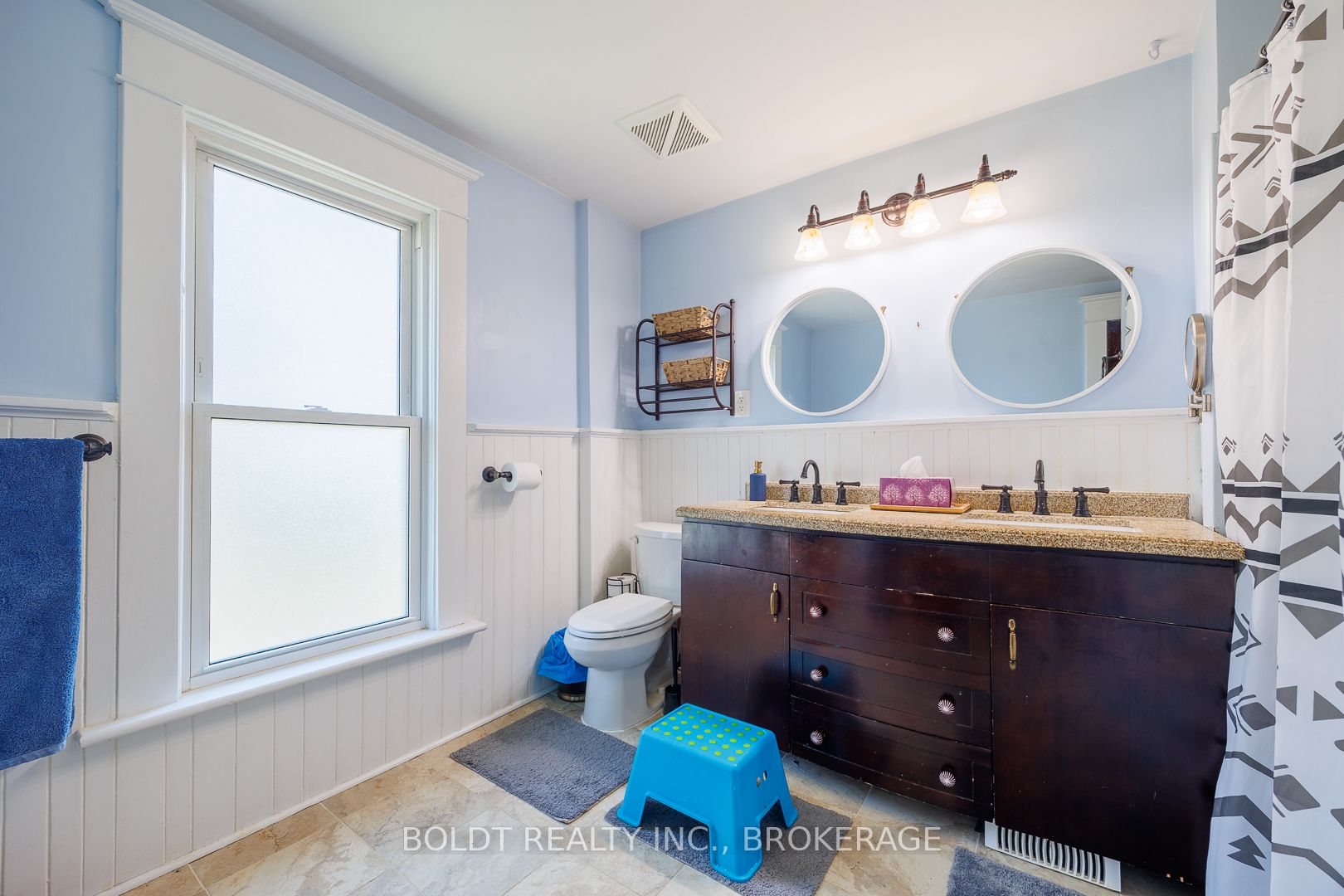 5285 Third Avenue Property Photo 15