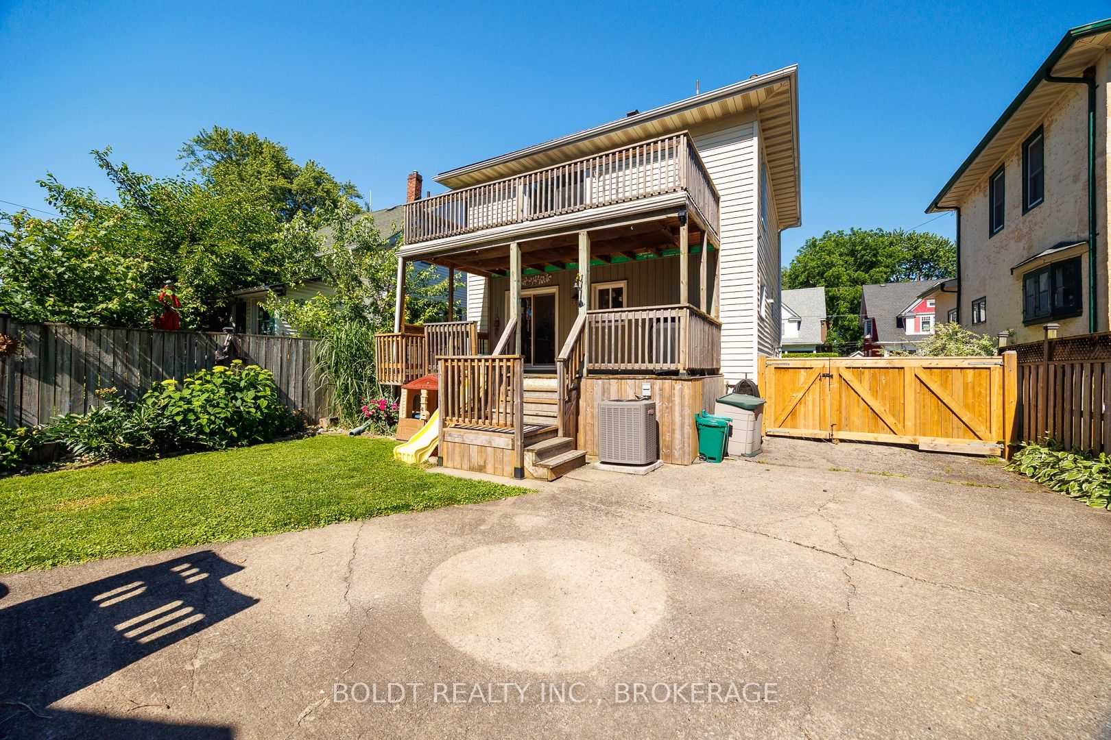 5285 Third Avenue Property Photo 26