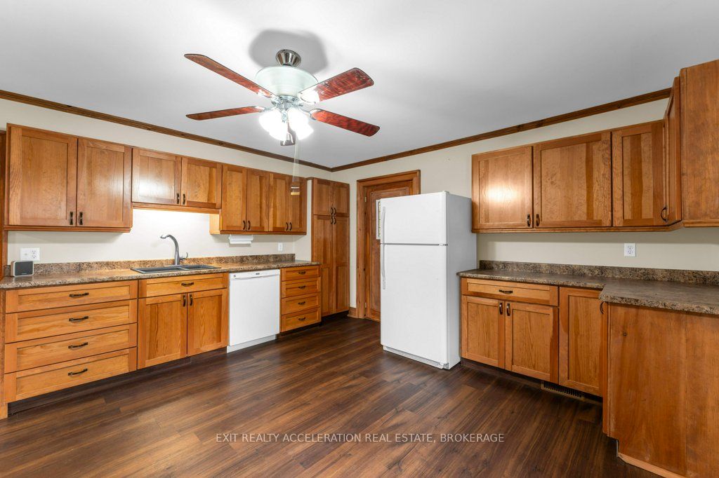 182 West Street Property Photo 15