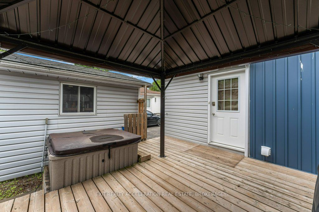 182 West Street Property Photo 37