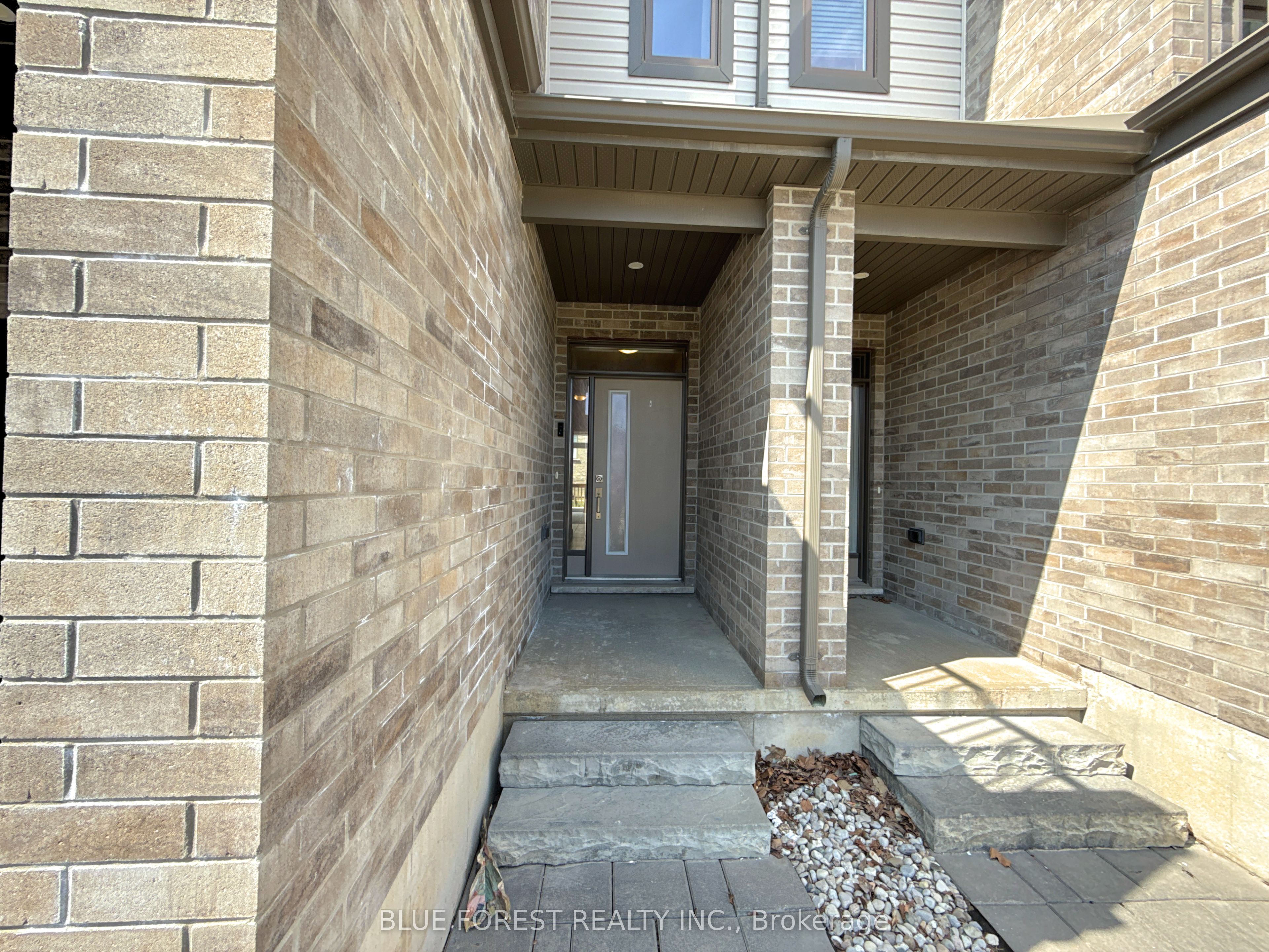2112 Meadowgate Boulevard Property Photo 2