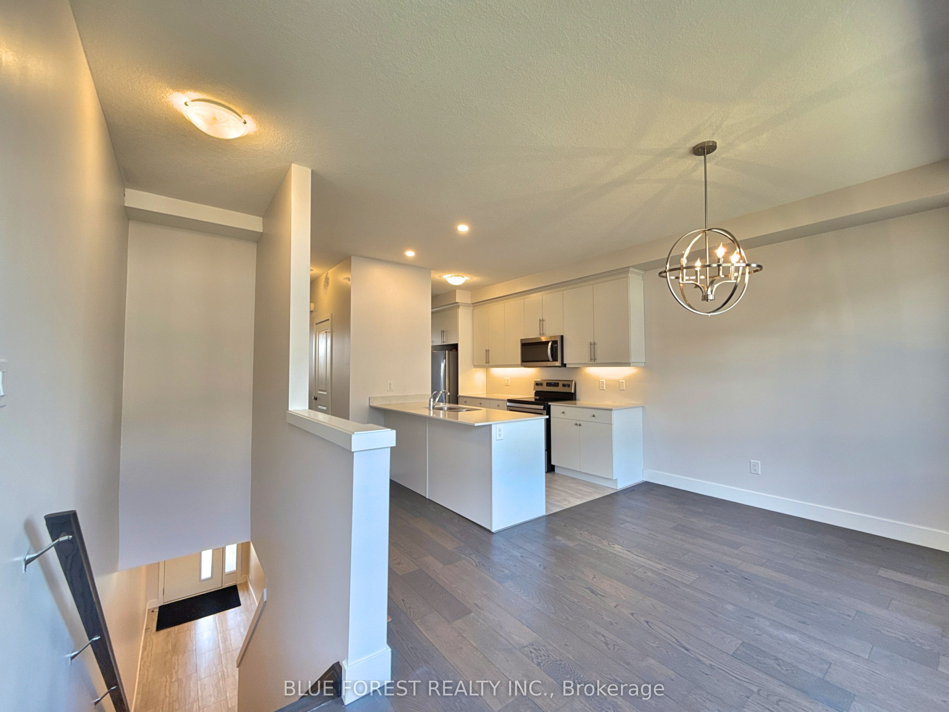 2112 Meadowgate Boulevard Property Photo 6