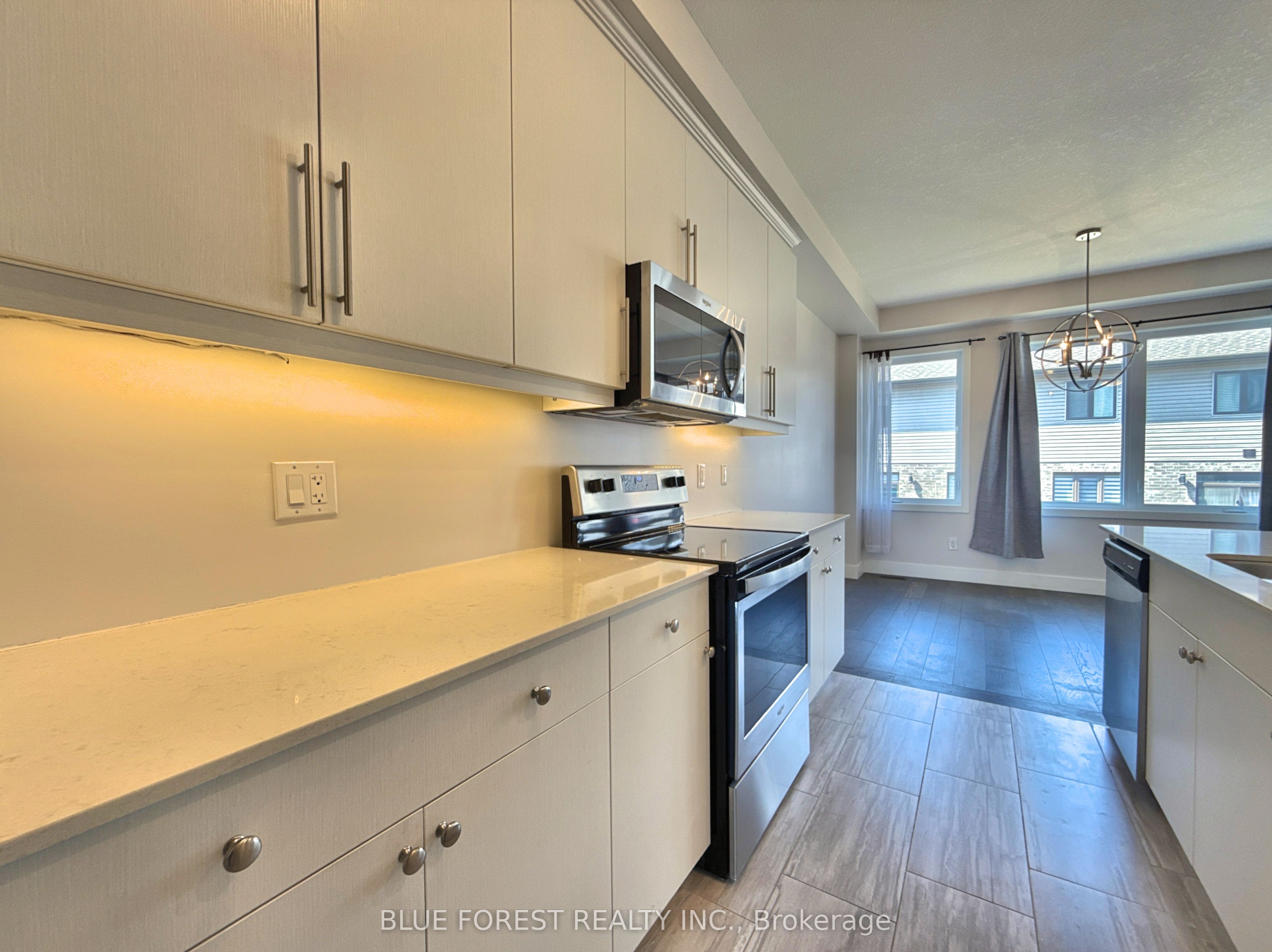 2112 Meadowgate Boulevard Property Photo 8