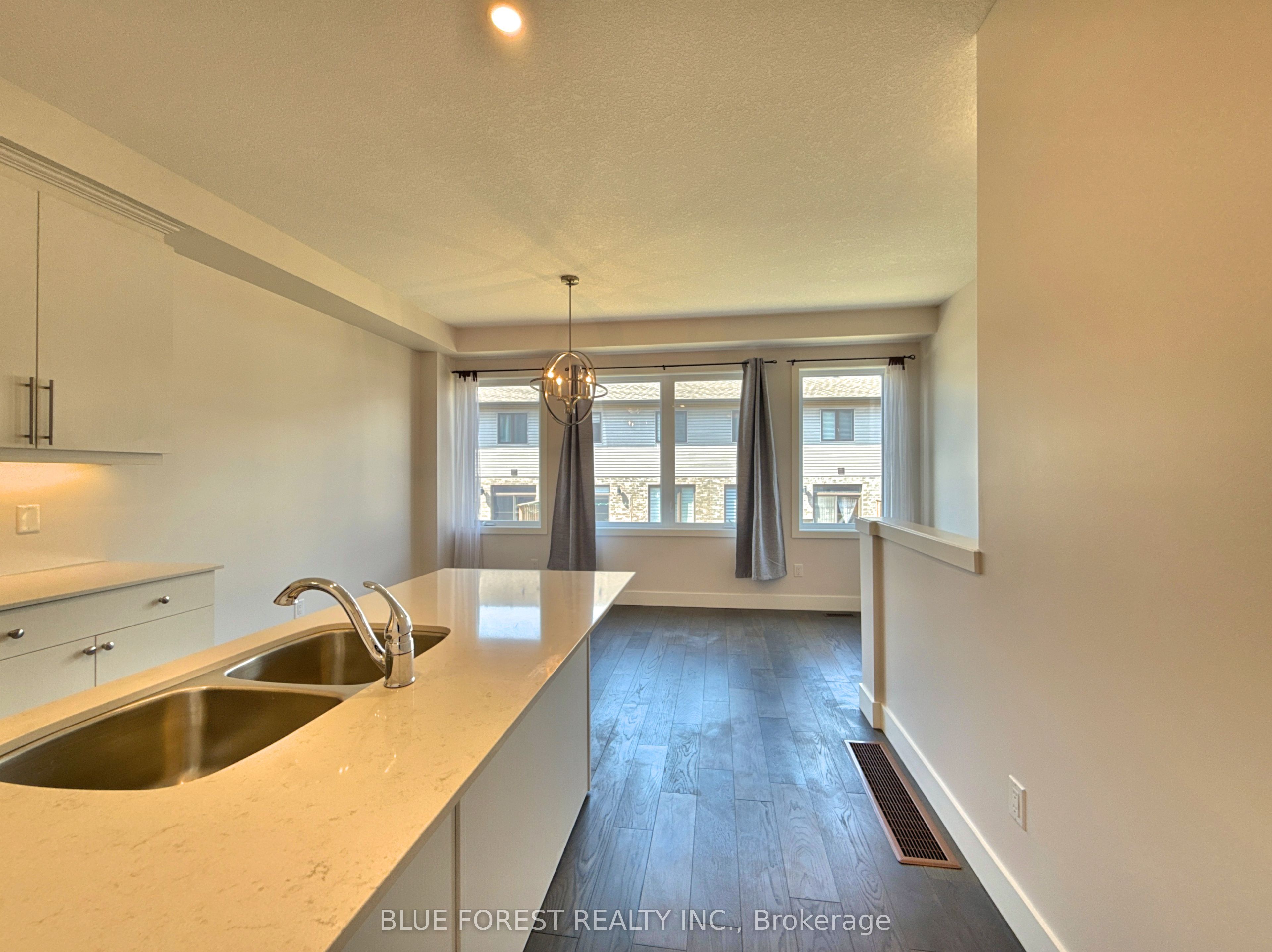 2112 Meadowgate Boulevard Property Photo 10