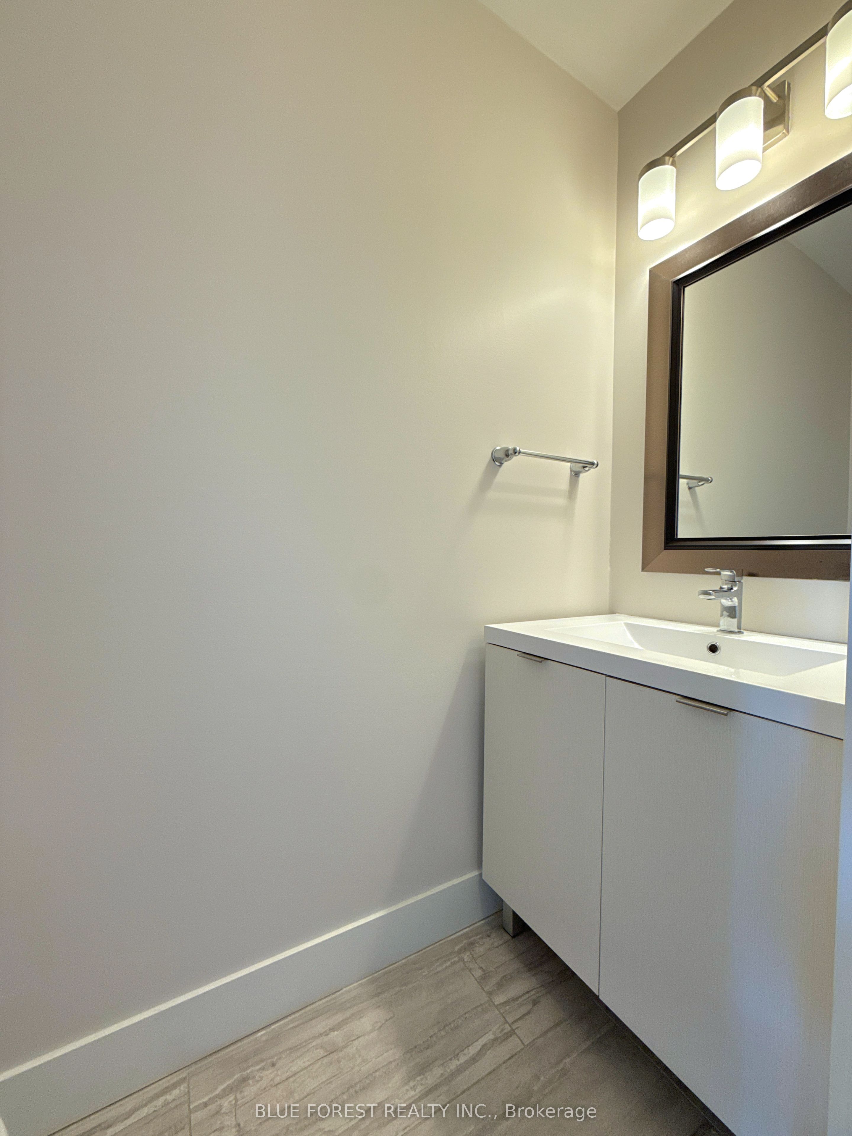 2112 Meadowgate Boulevard Property Photo 13