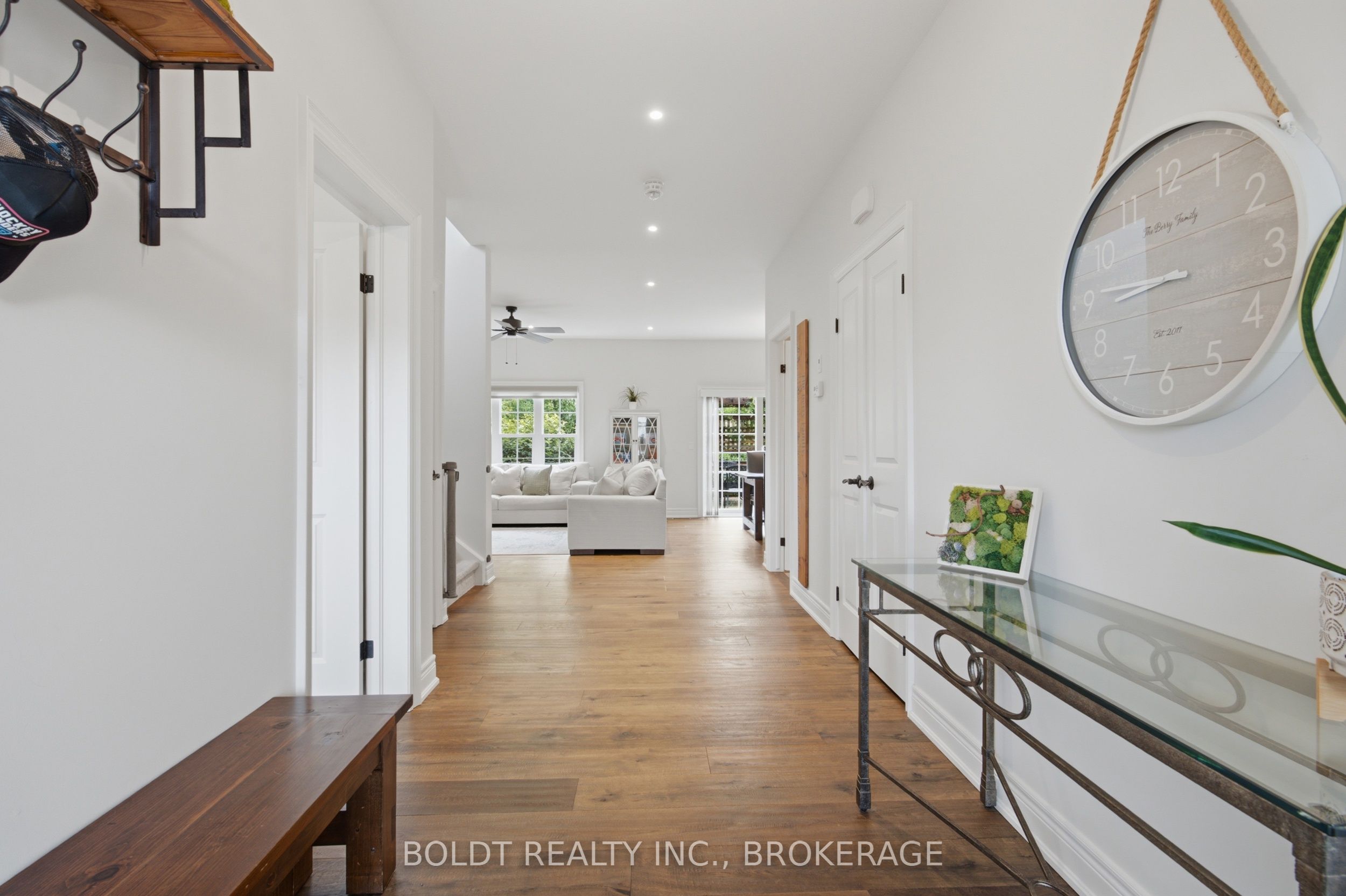 5 Gossen Drive Property Photo 3